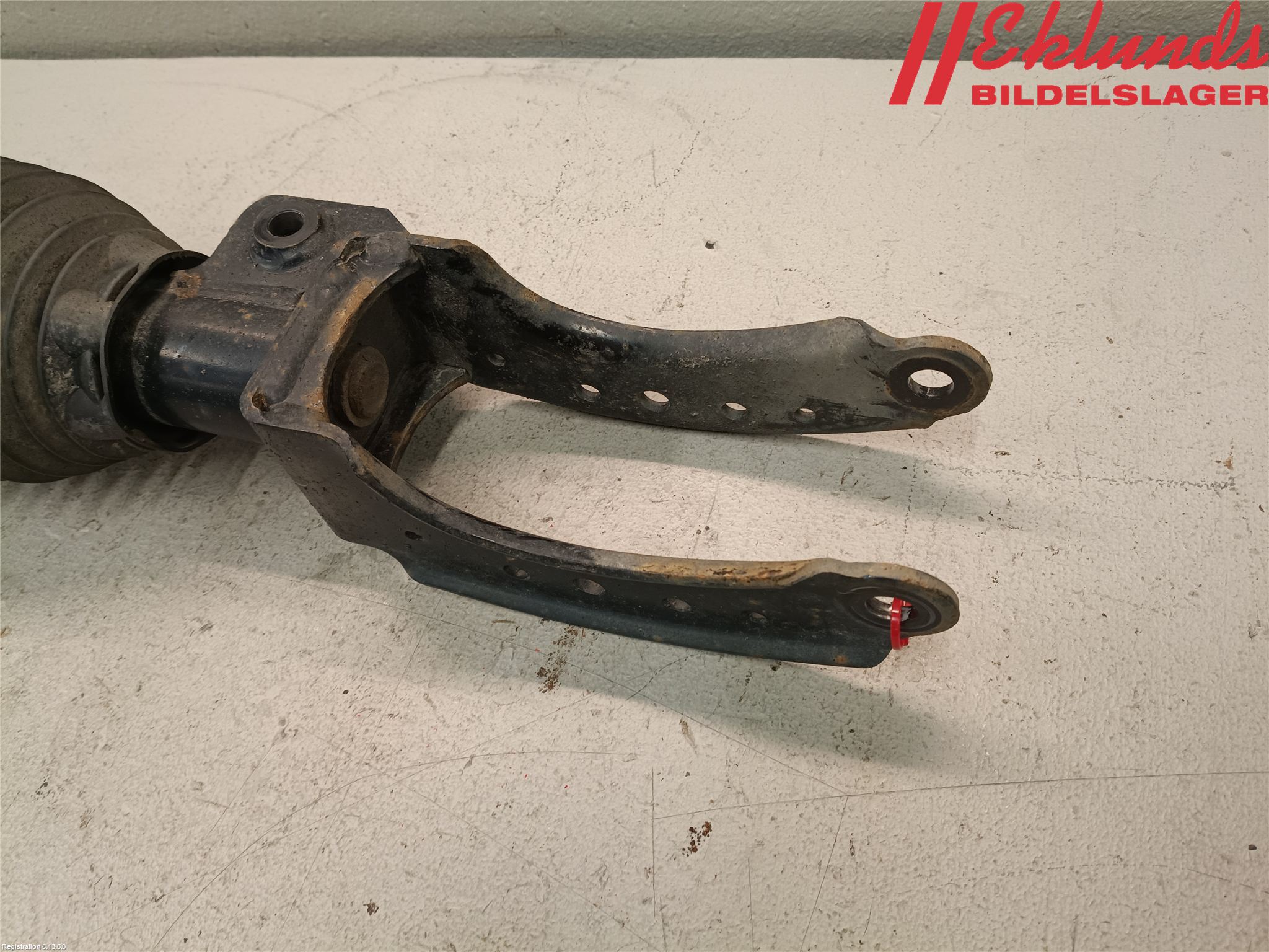Volkswagen VW TOUAREG 7P 11-18 Fjäderben Fram Höger