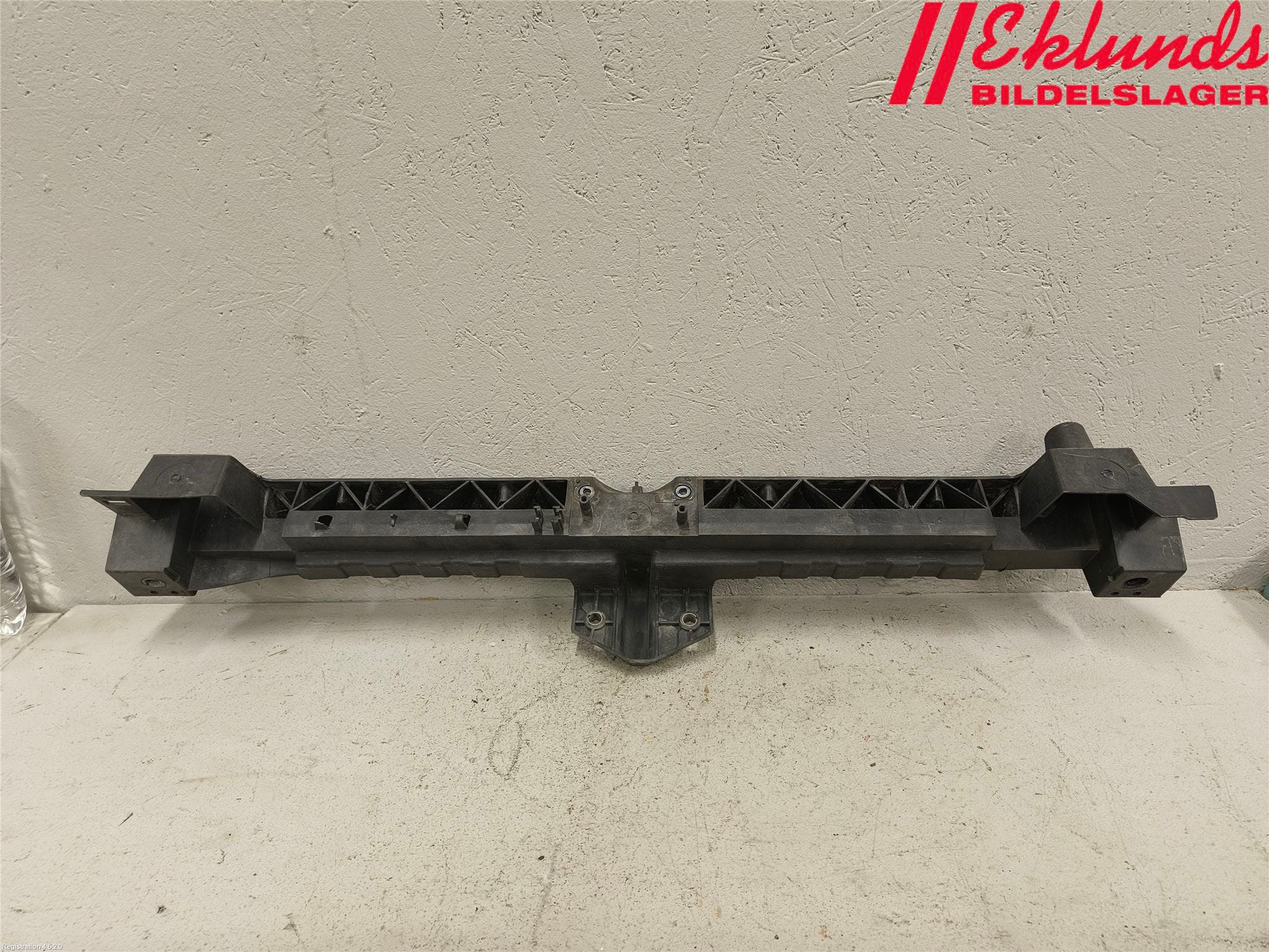 Peugeot PARTNER 08-15 Grill-Galler