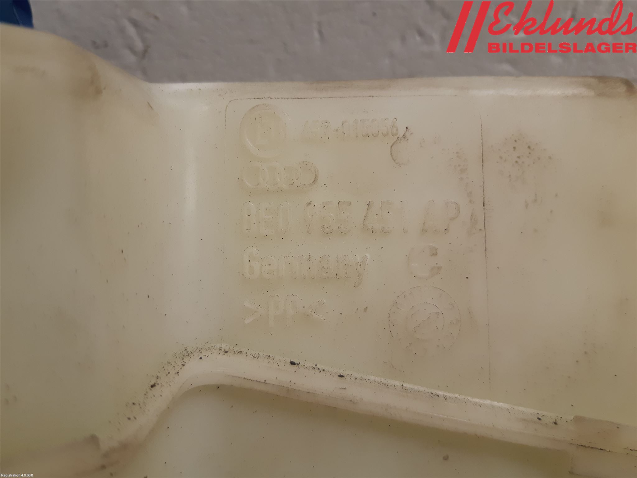 Audi A4/S4 05-07 Spolartank Vindruta-Strål