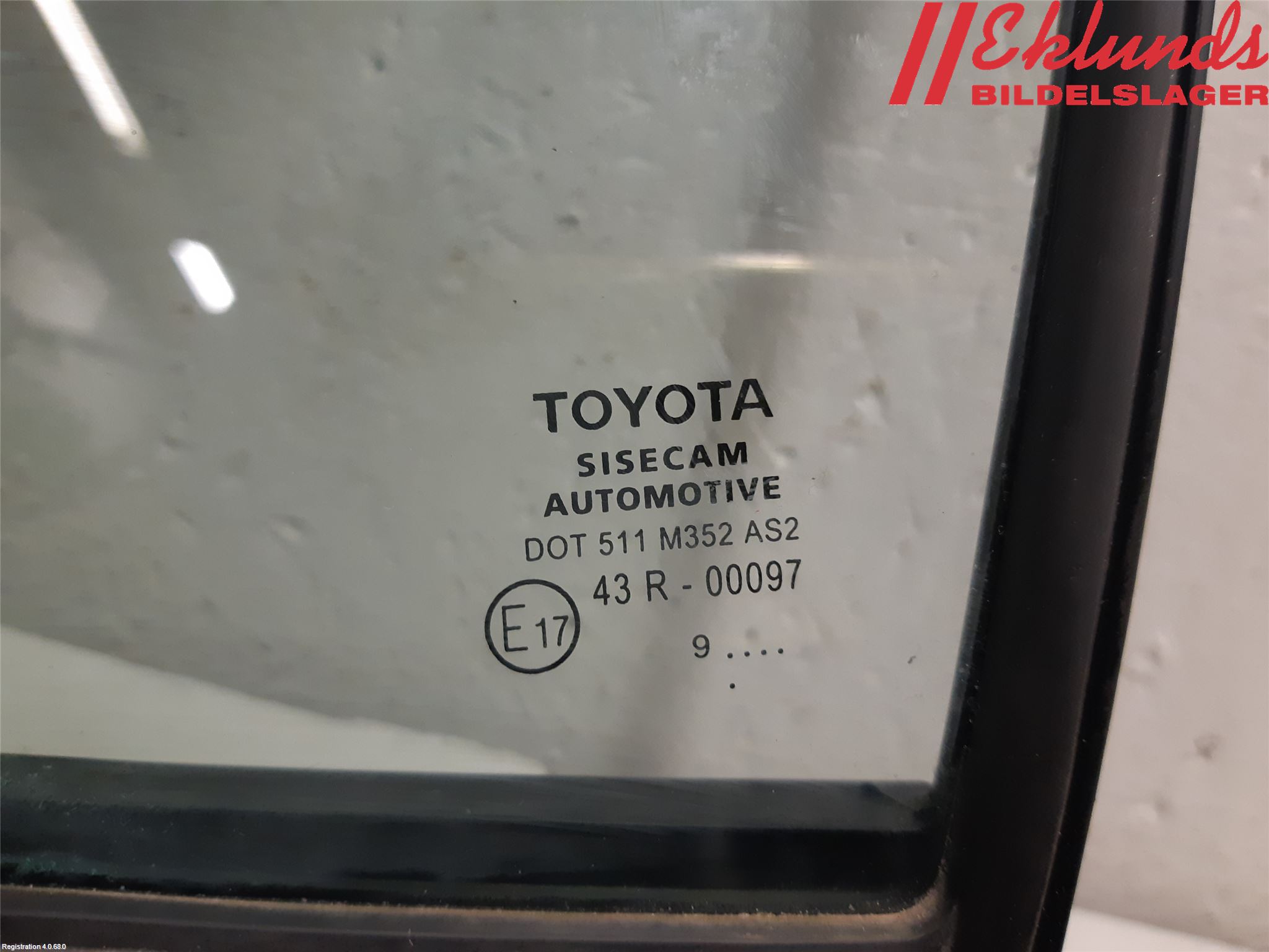 Toyota YARIS XP130 15-20 Dörruta Fram Lilla Vä