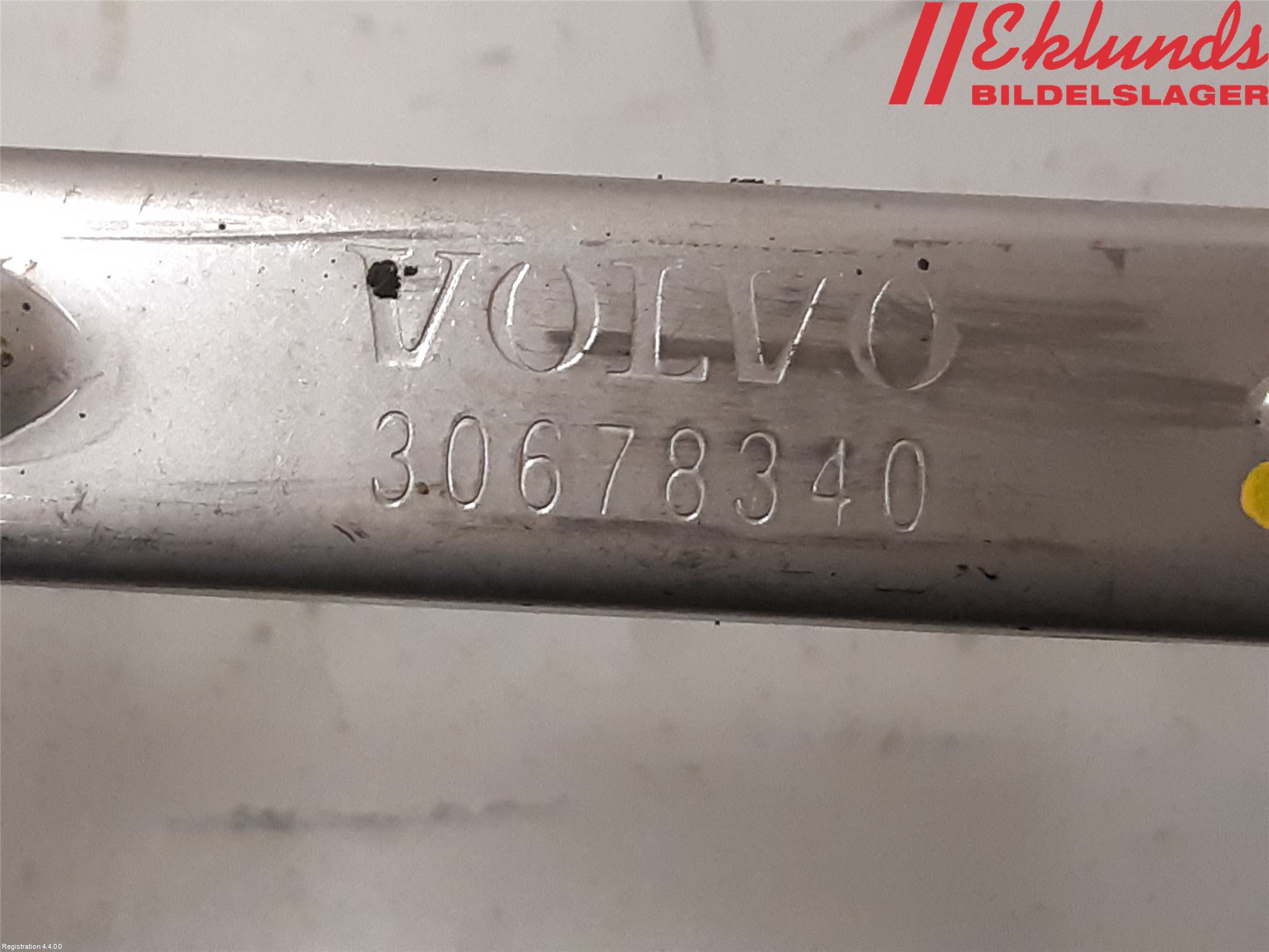 Volvo V70 08-13 Strålkast Fästsarg