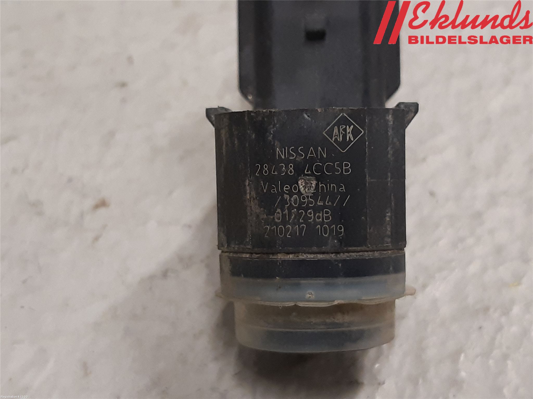 Nissan X-TRAIL 14-21 Parkeringshjälp Frontsensor