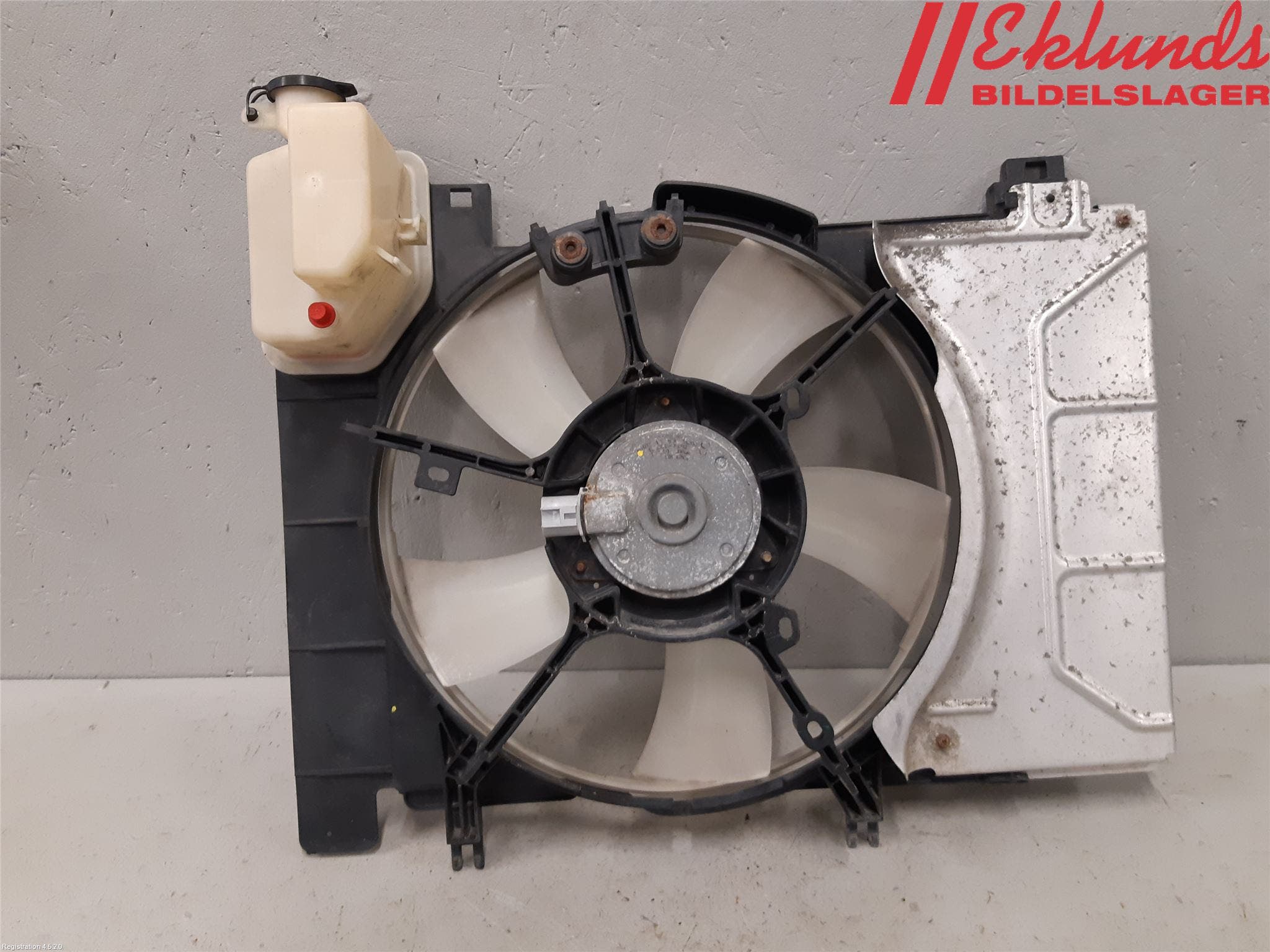 Toyota VERSO-S 11-16 Kylfläkt El