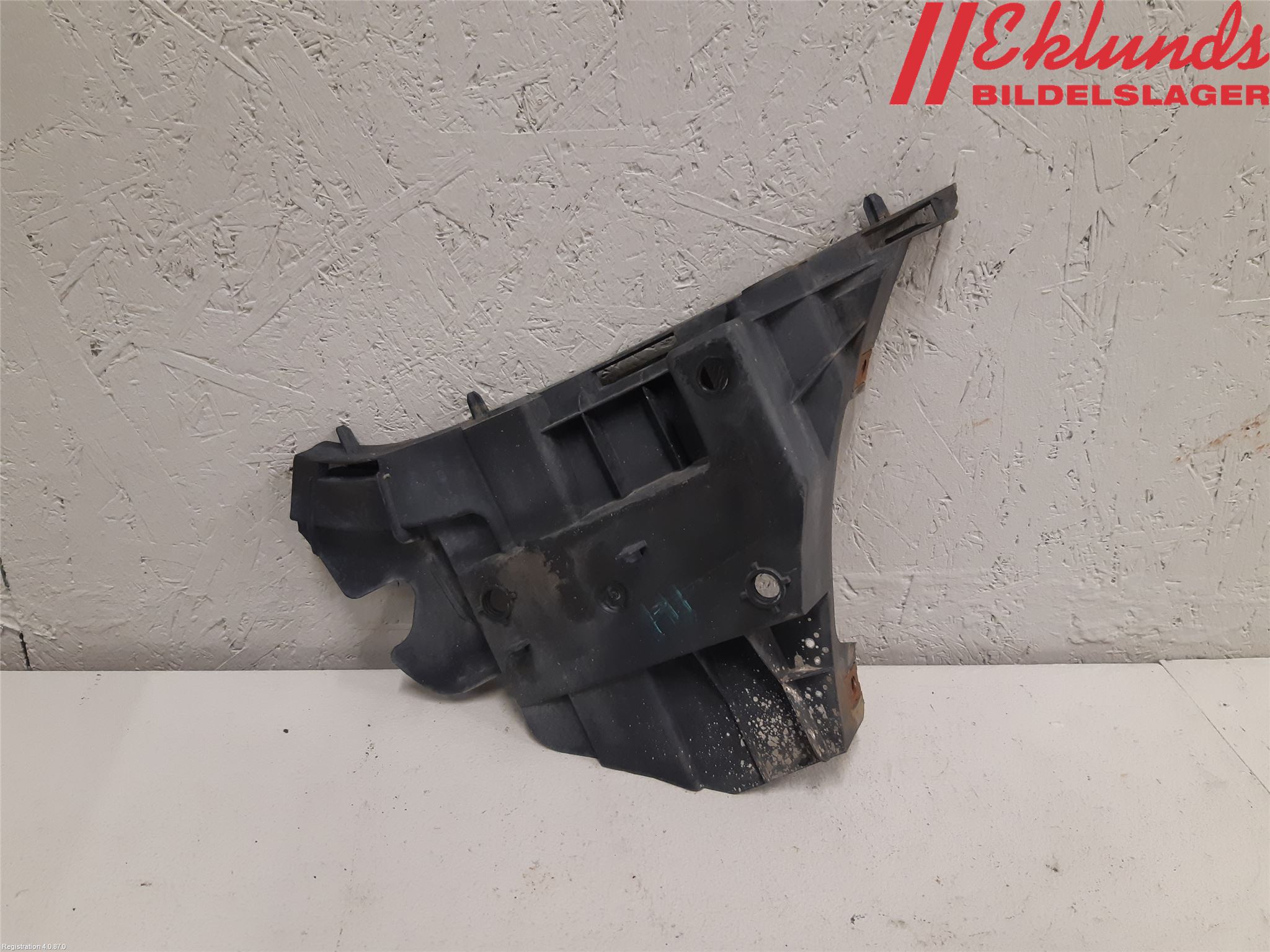 Volvo V70 08-13 Stötfångarfäste Fram Hö