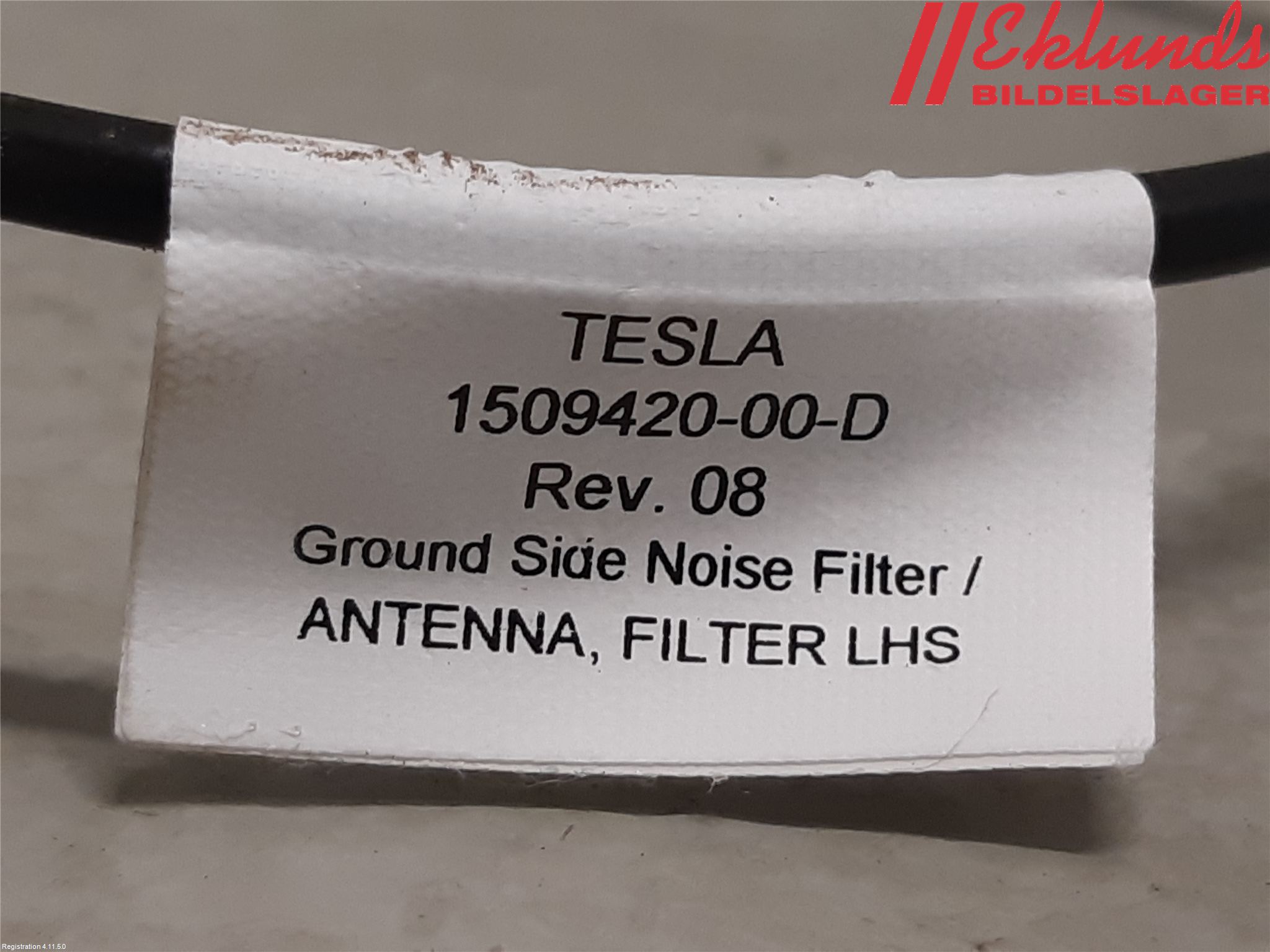 Tesla MODEL Y 21- Antenn