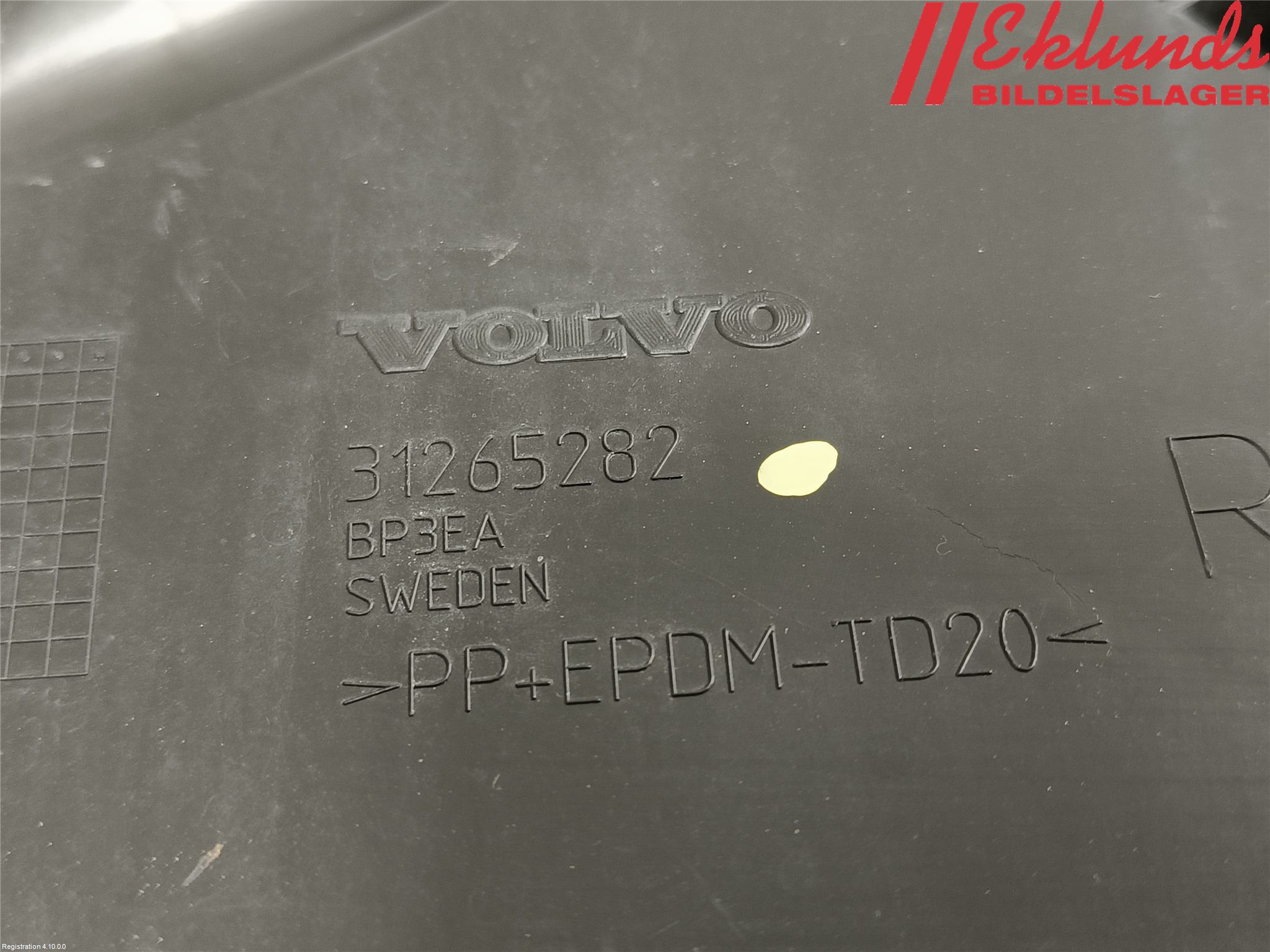 Volvo V60 11-13 Stötfångarfäste Bak Hö