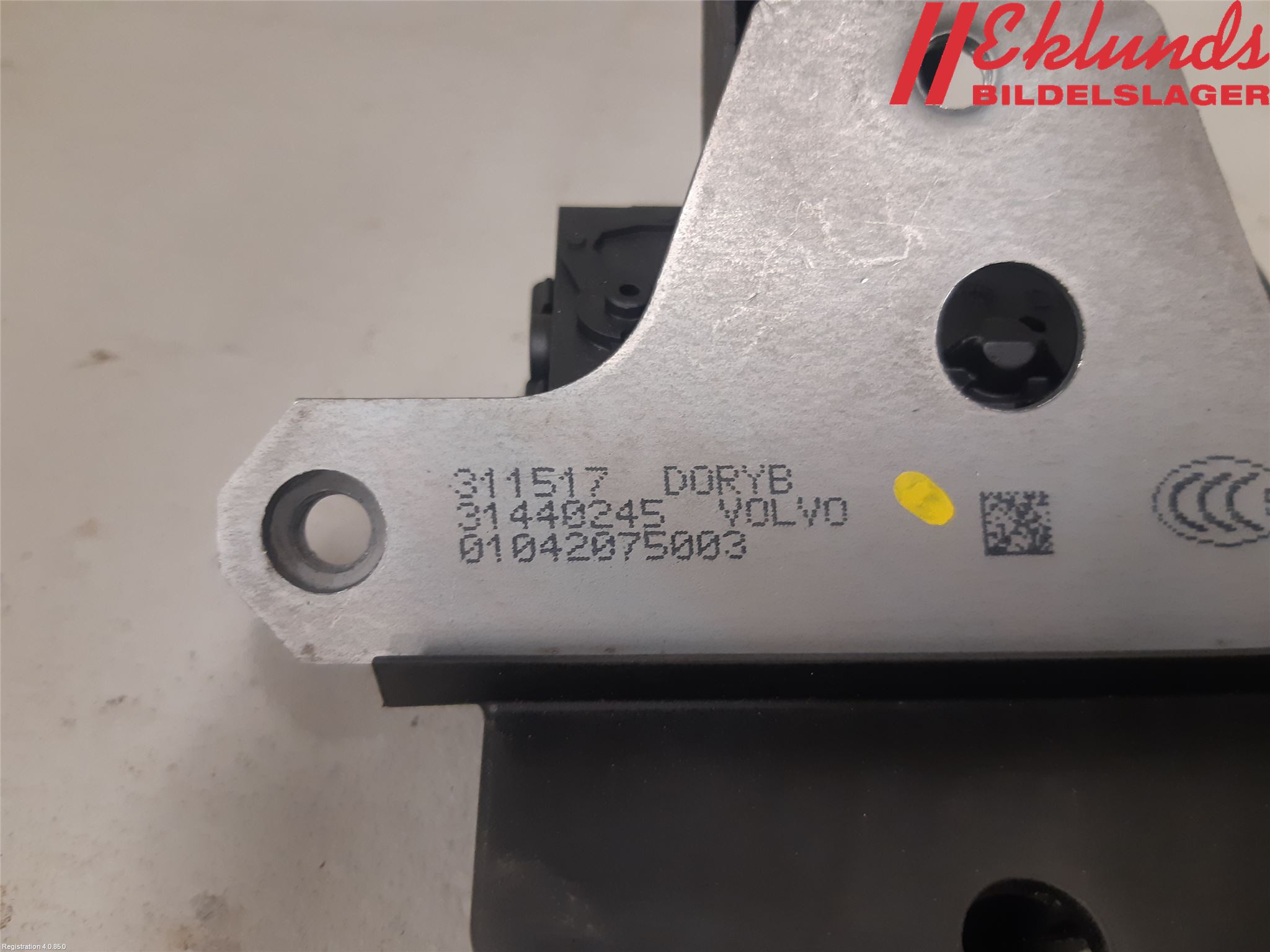 Volvo V40 12-19 Låskista Baklucka