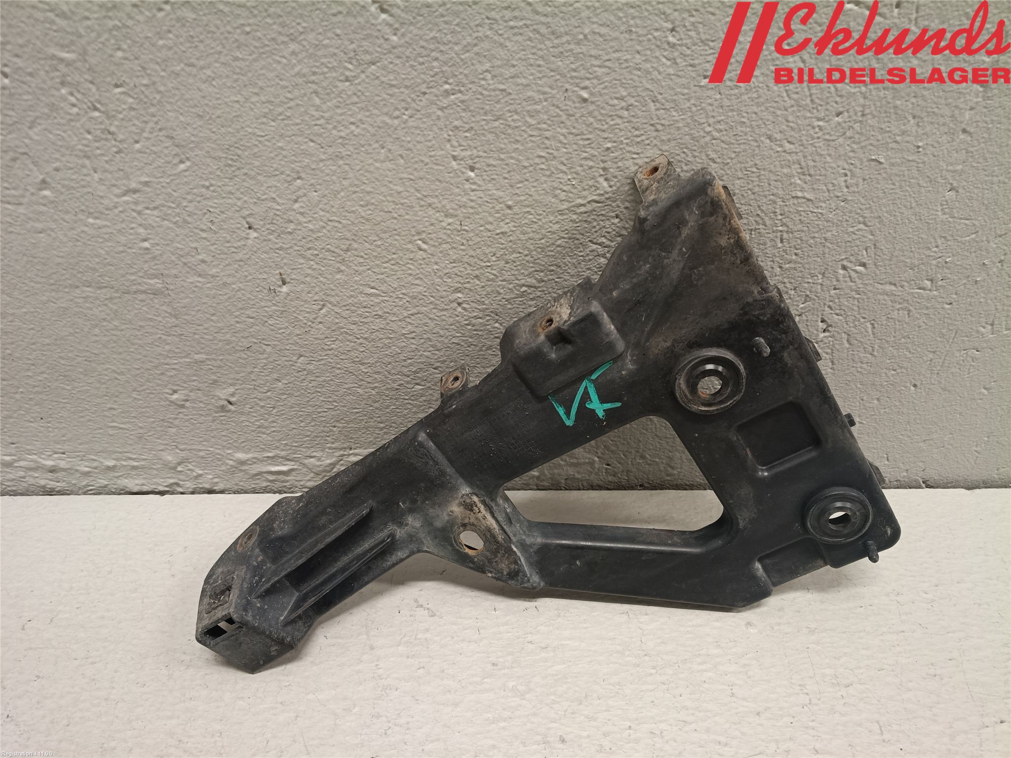 Audi ALLROAD 06-11 Stötfångarfäste Fram Vä