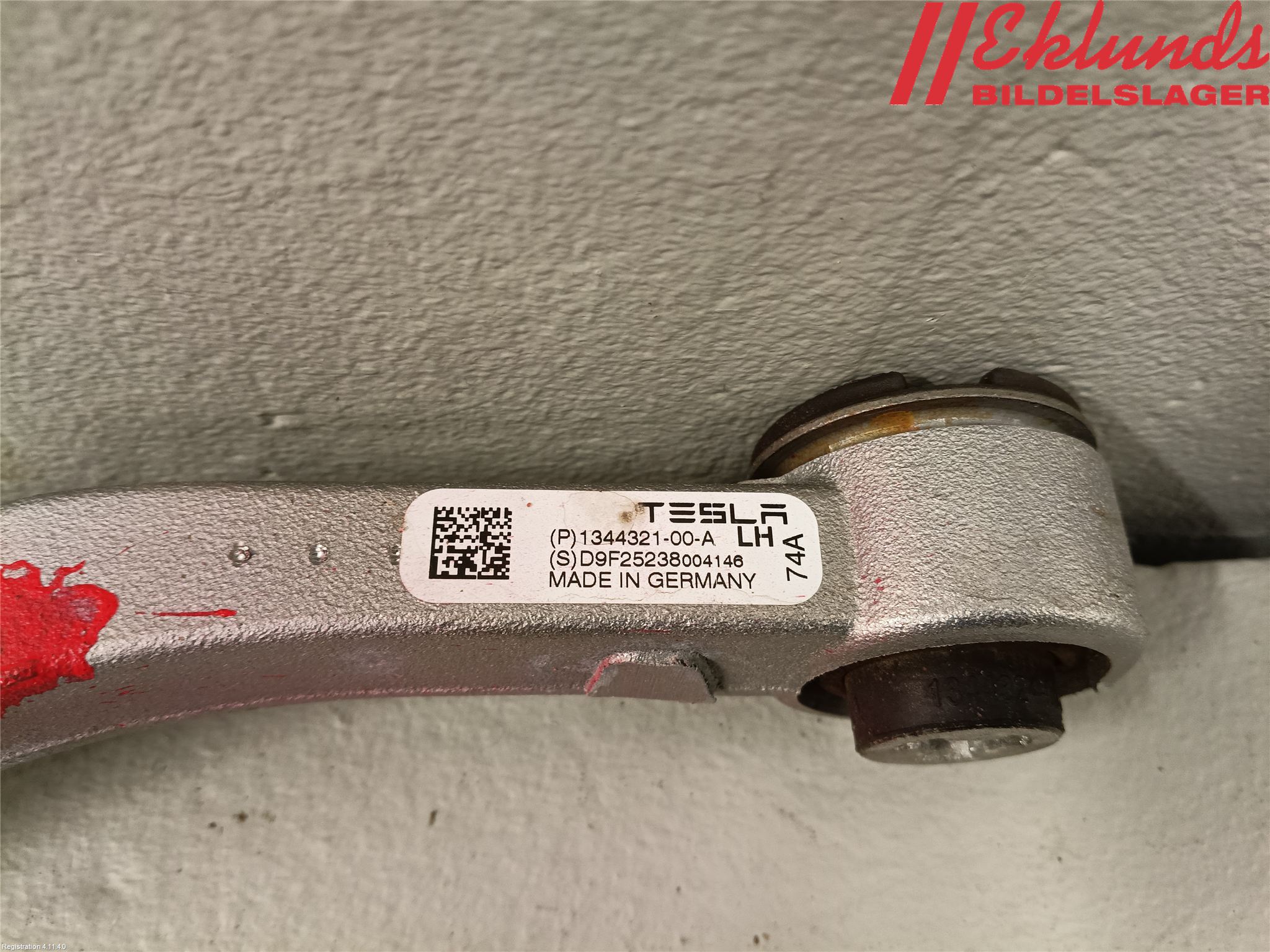 Tesla MODEL Y 21- Bärarm Fram Övre Vä