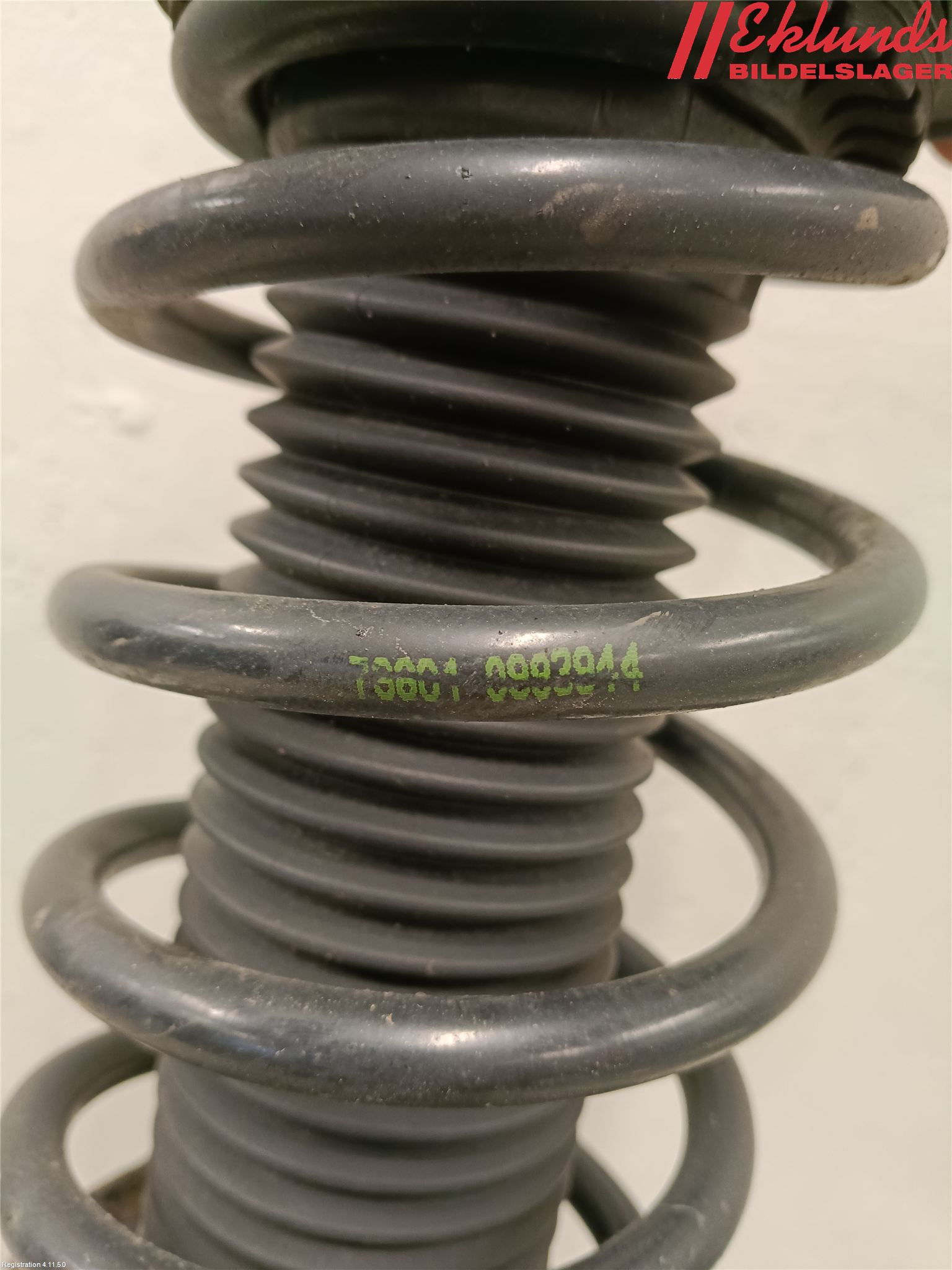 Volvo V70 08-13 Fjäderben Fram Höger