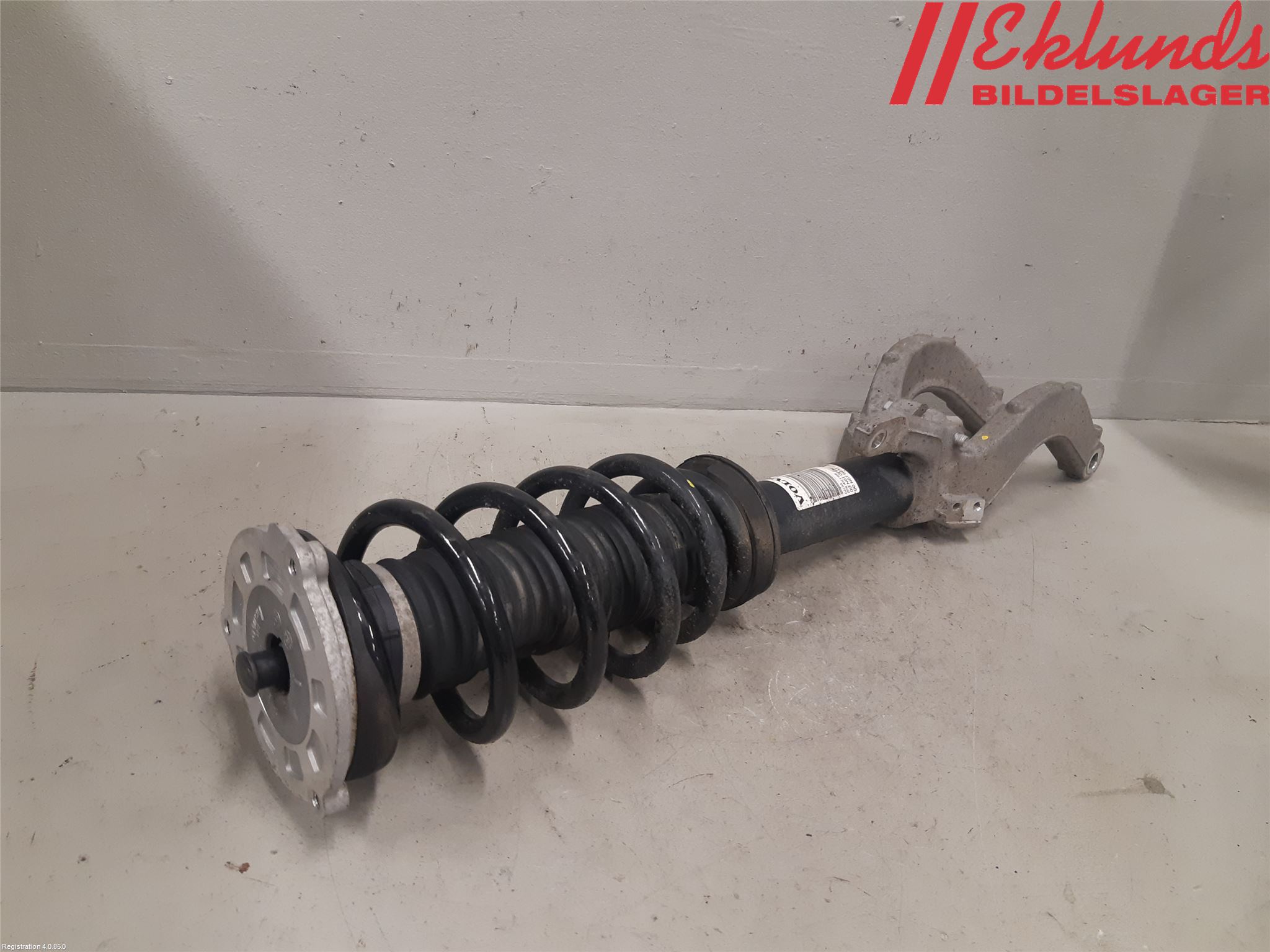 Volvo V90 17->> Fjäderben Fram Vänster