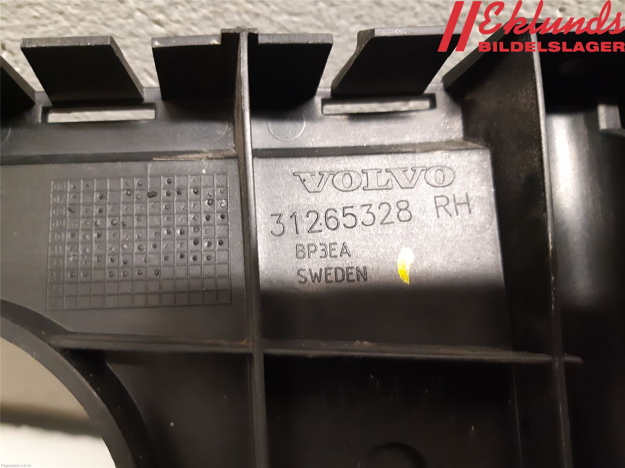 Volvo V70 14-16 Stötfångarfäste Bak Hö
