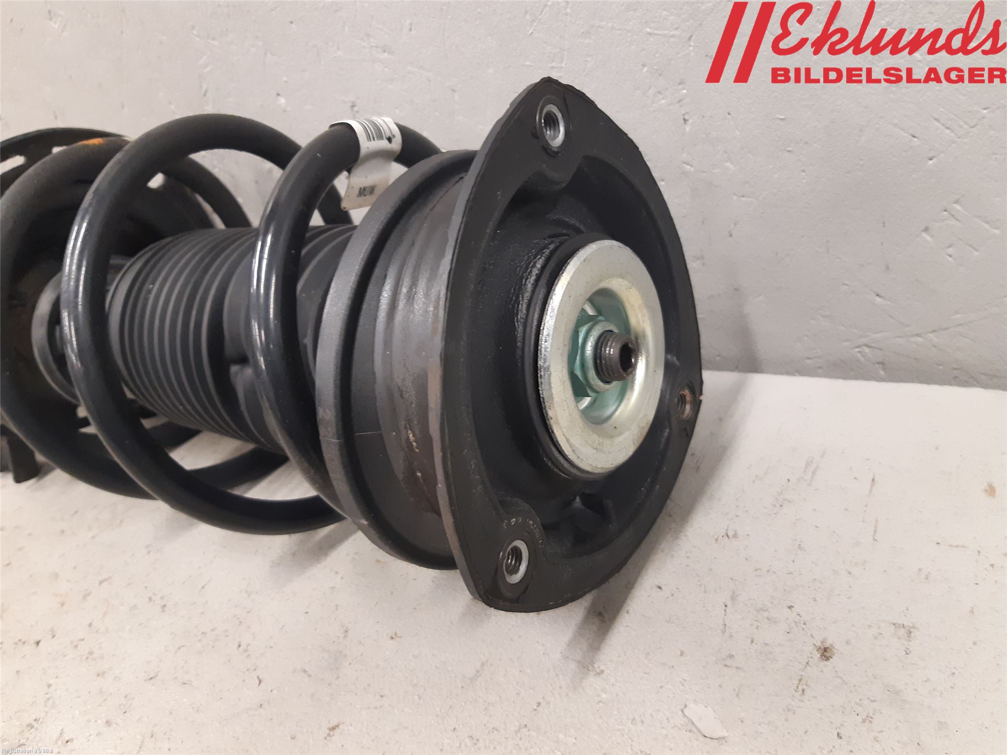 Seat ATECA 16->> Fjäderben Fram Höger