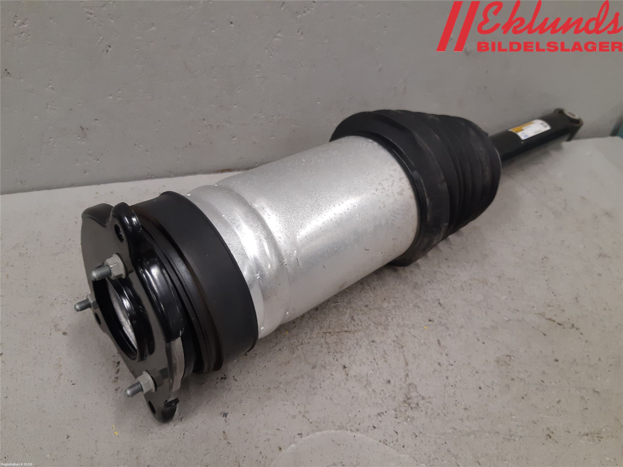 Tesla MODEL S 13- Fjäderben Bak Höger