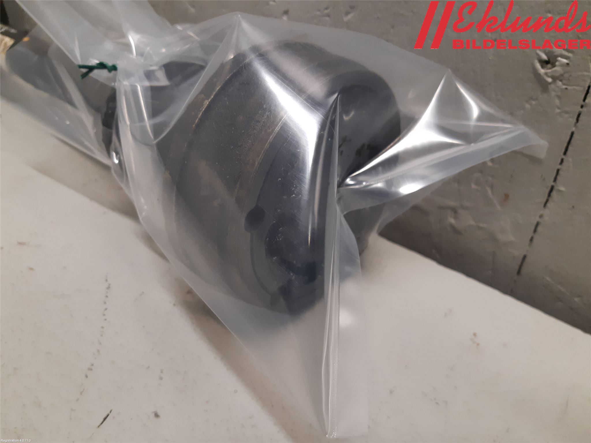 Volkswagen VW POLO 10-17 Drivaxel Fram Vänster