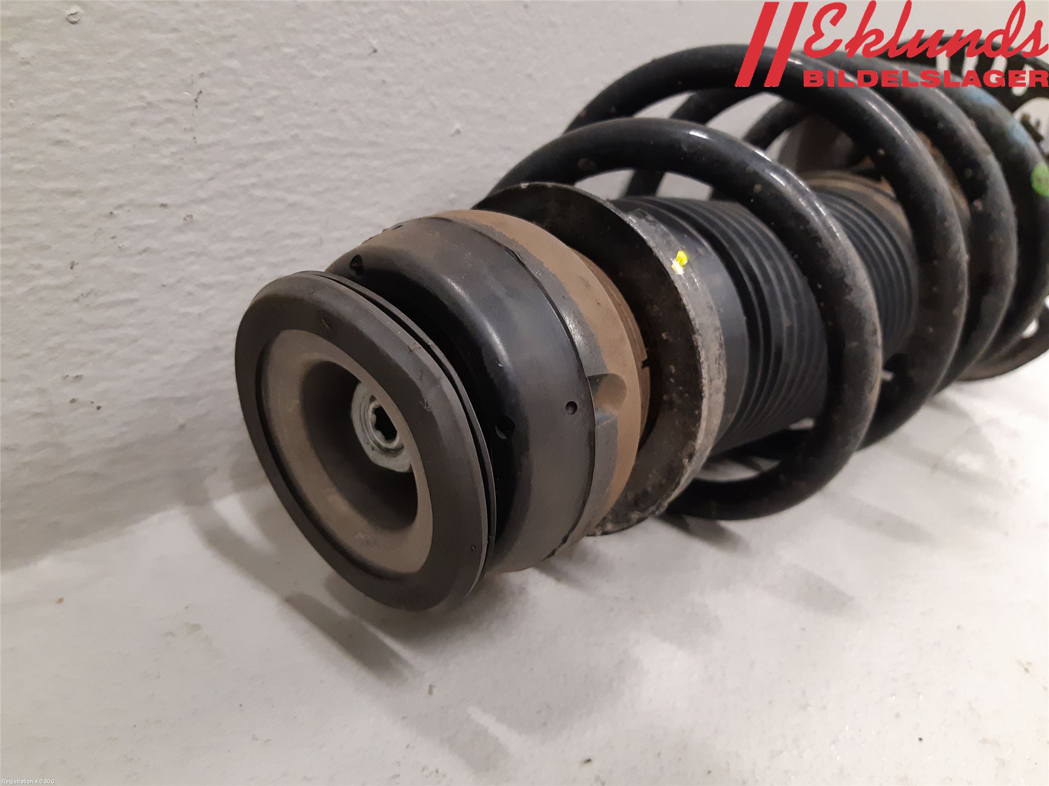 Volkswagen VW POLO 10-17 Fjäderben Fram Höger