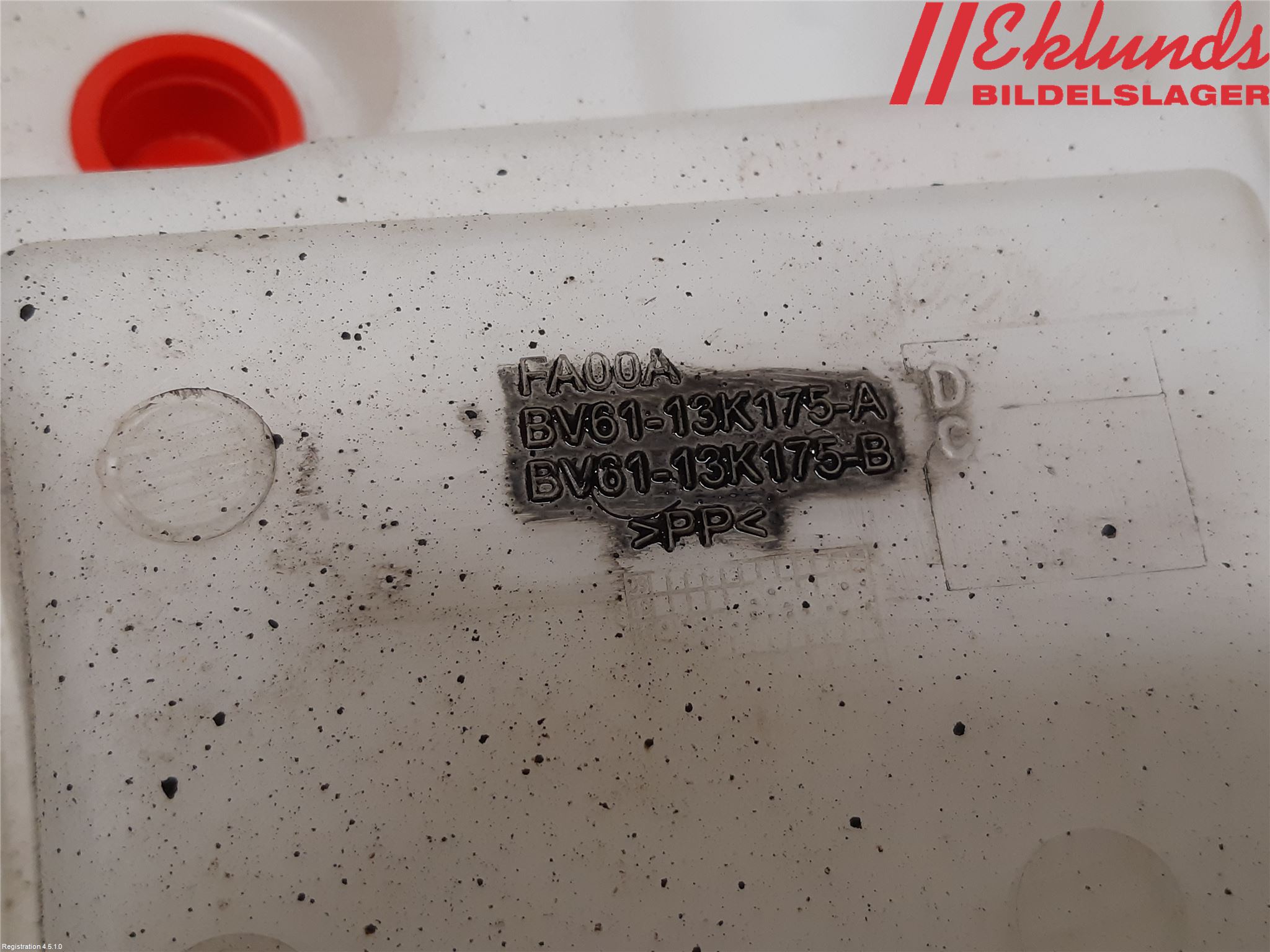 Ford FOCUS 11-14 Spolartank Vindruta-Strål