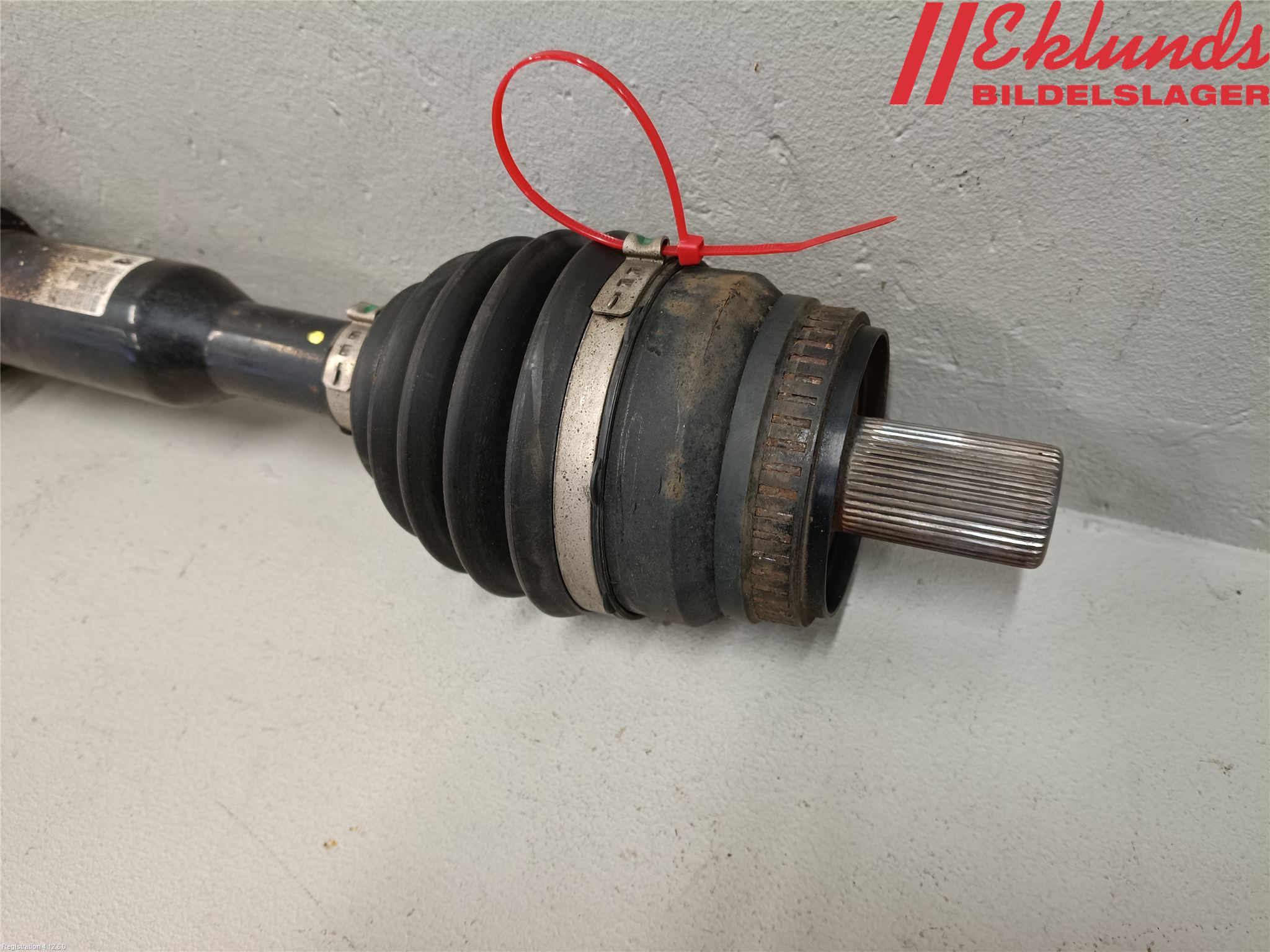 Volvo XC90 07-14 Drivaxel Fram Vänster