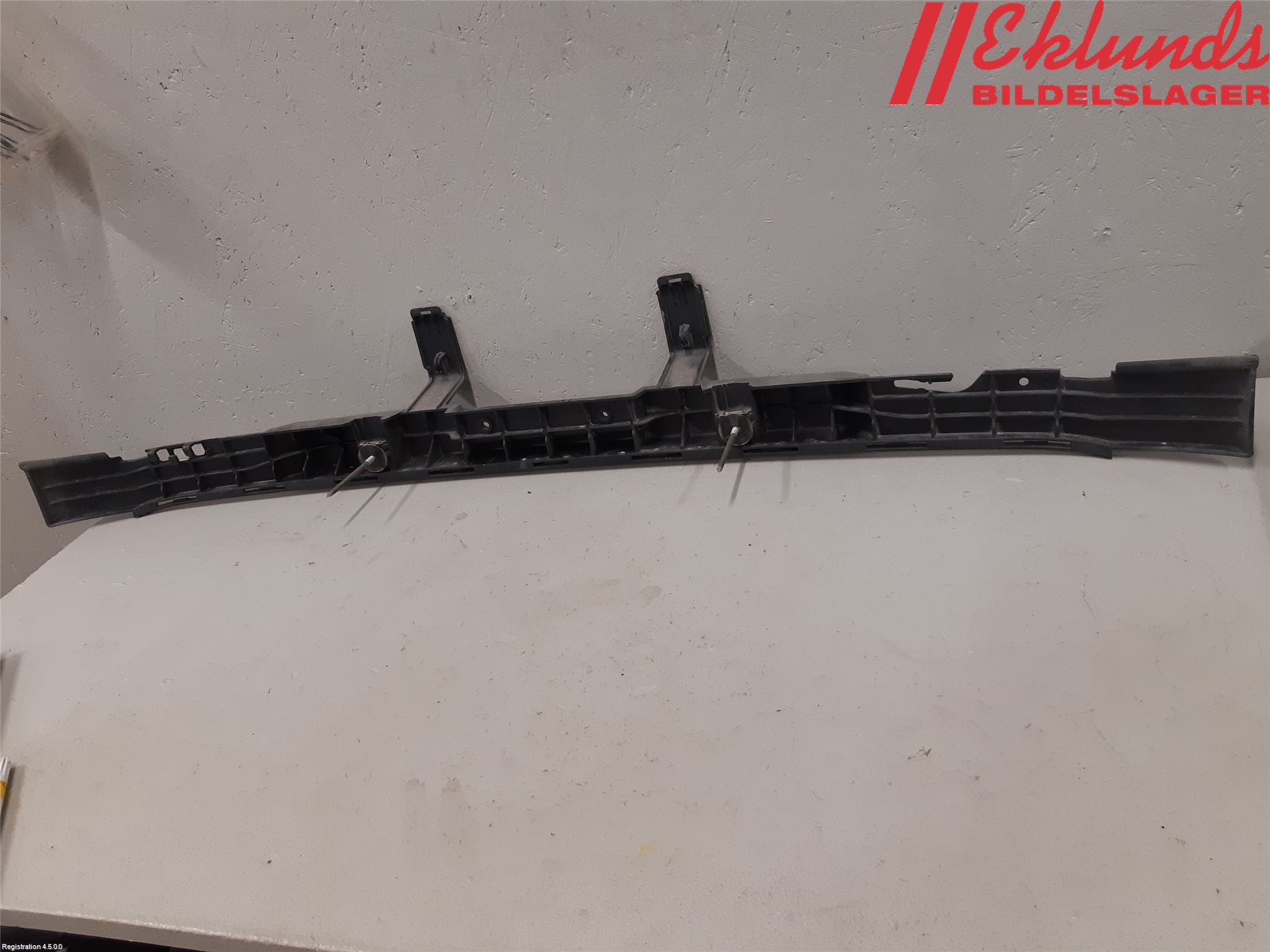 Mercedes-Benz MB E-KLASS (W212) 09-16 Stötfångardel Bak Mitt