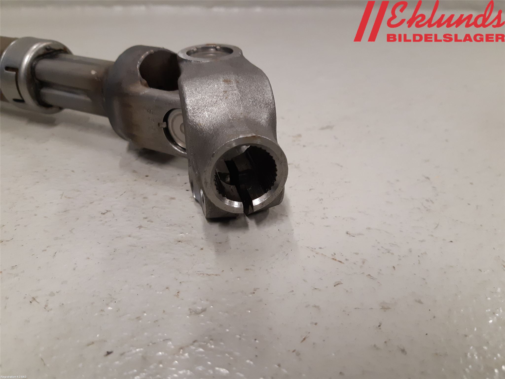 Mitsubishi OUTLANDER 13-21 Rattaxelknut