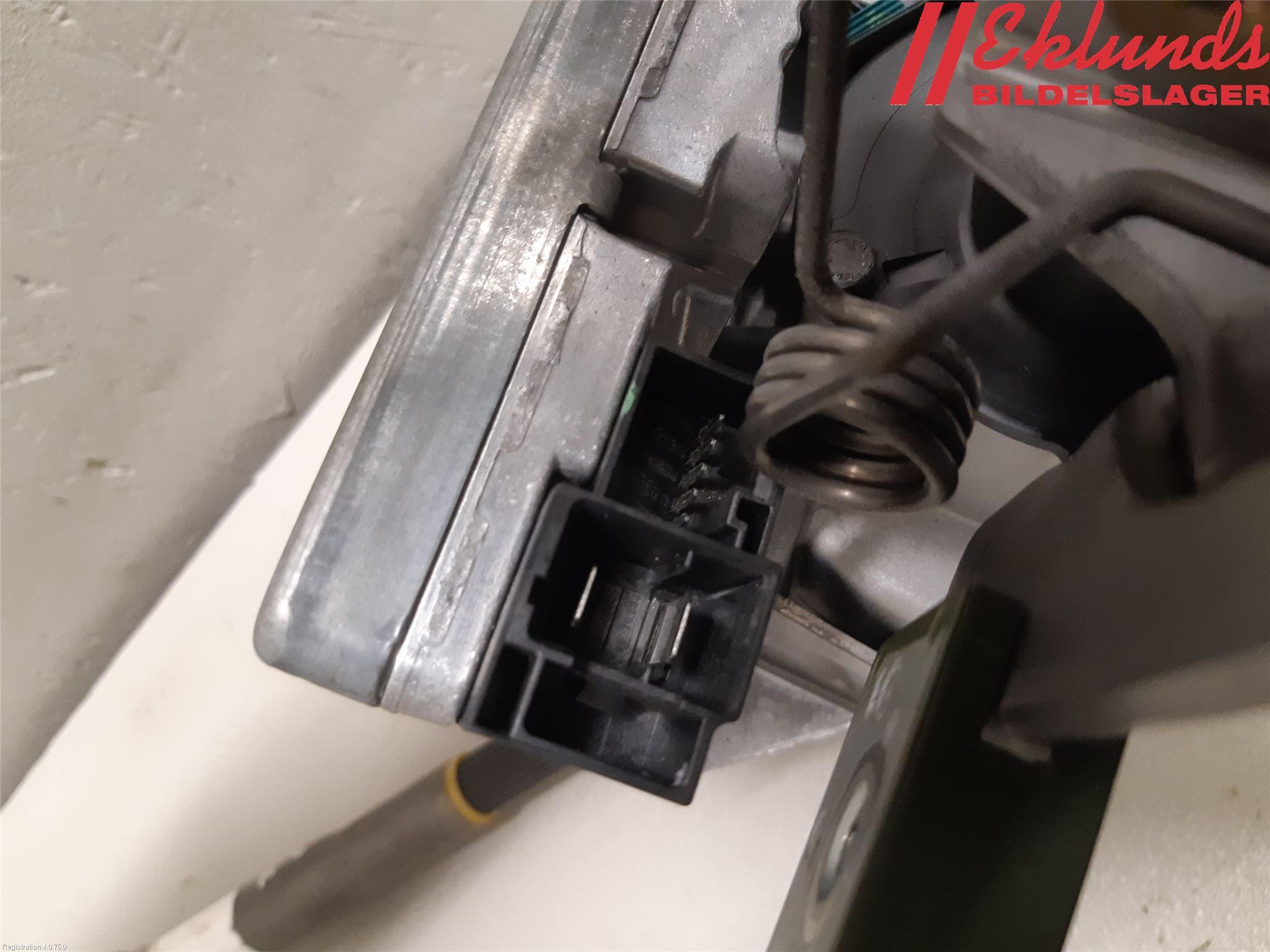 Fiat 500L 13-19 Rattaxelagg Med Inb Servo