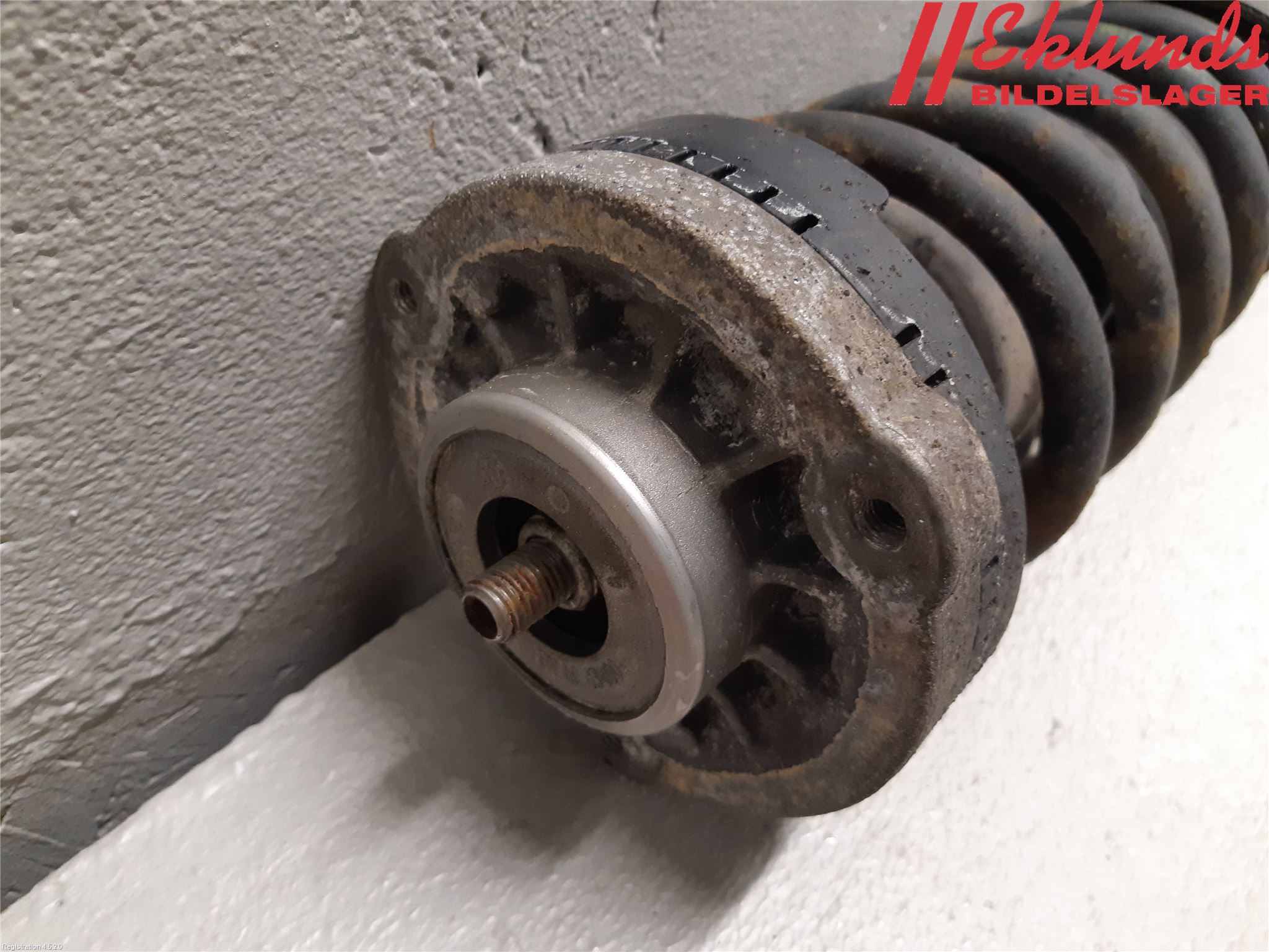 BMW 5 F10/F11/F18 09-17 Fjäderben Fram Höger