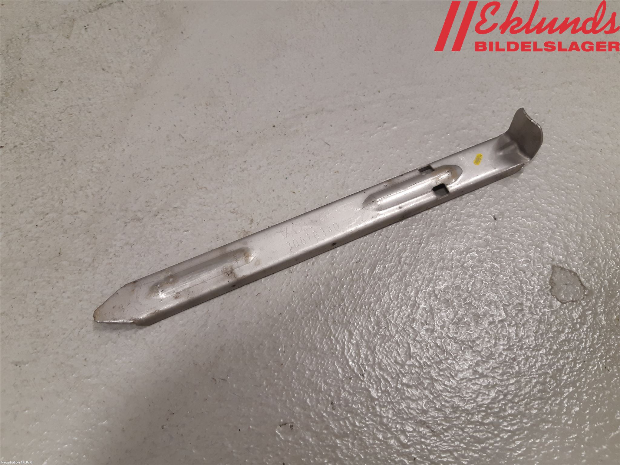 Volvo V70 08-13 Strålkast Fästsarg