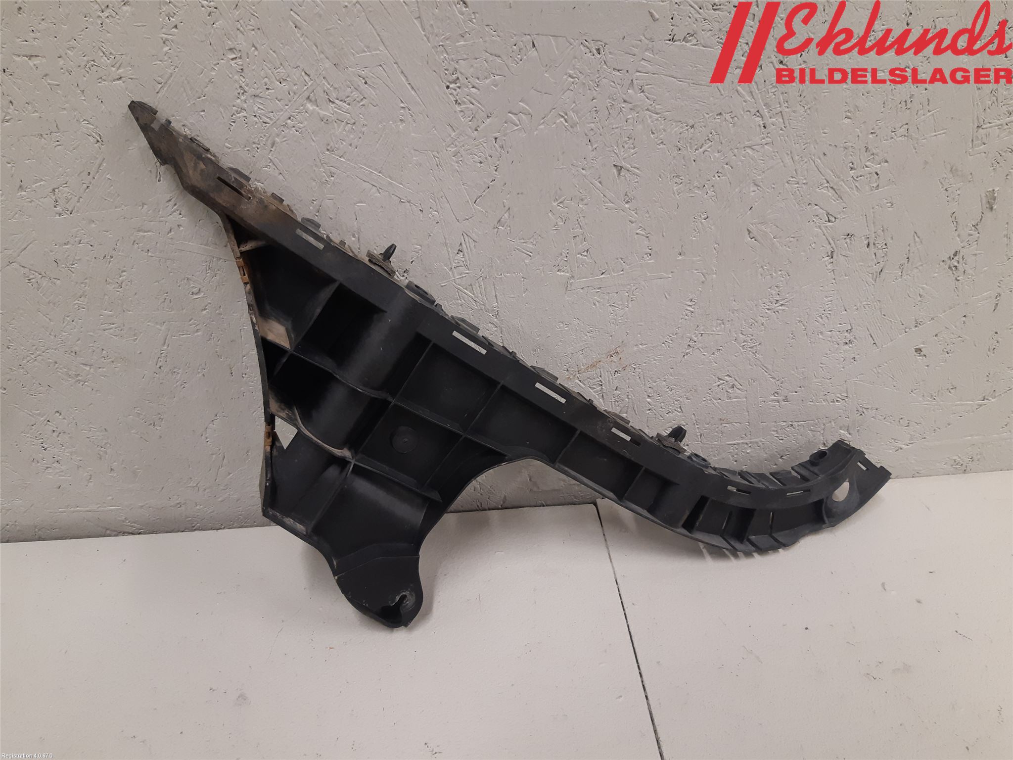Volvo V70 08-13 Stötfångarfäste Bak Hö