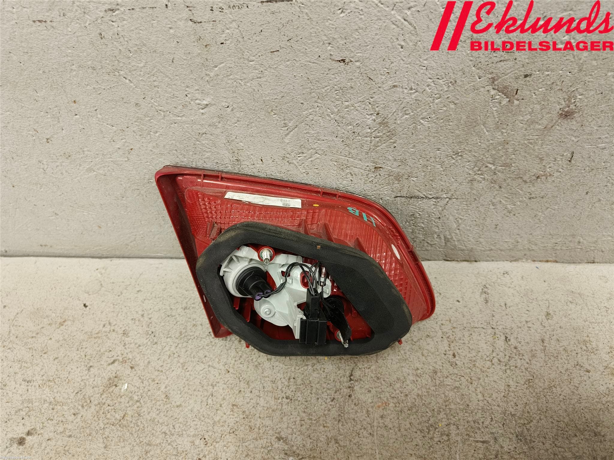 Volkswagen VW PASSAT 11-14 Bakljus Lucka Hö