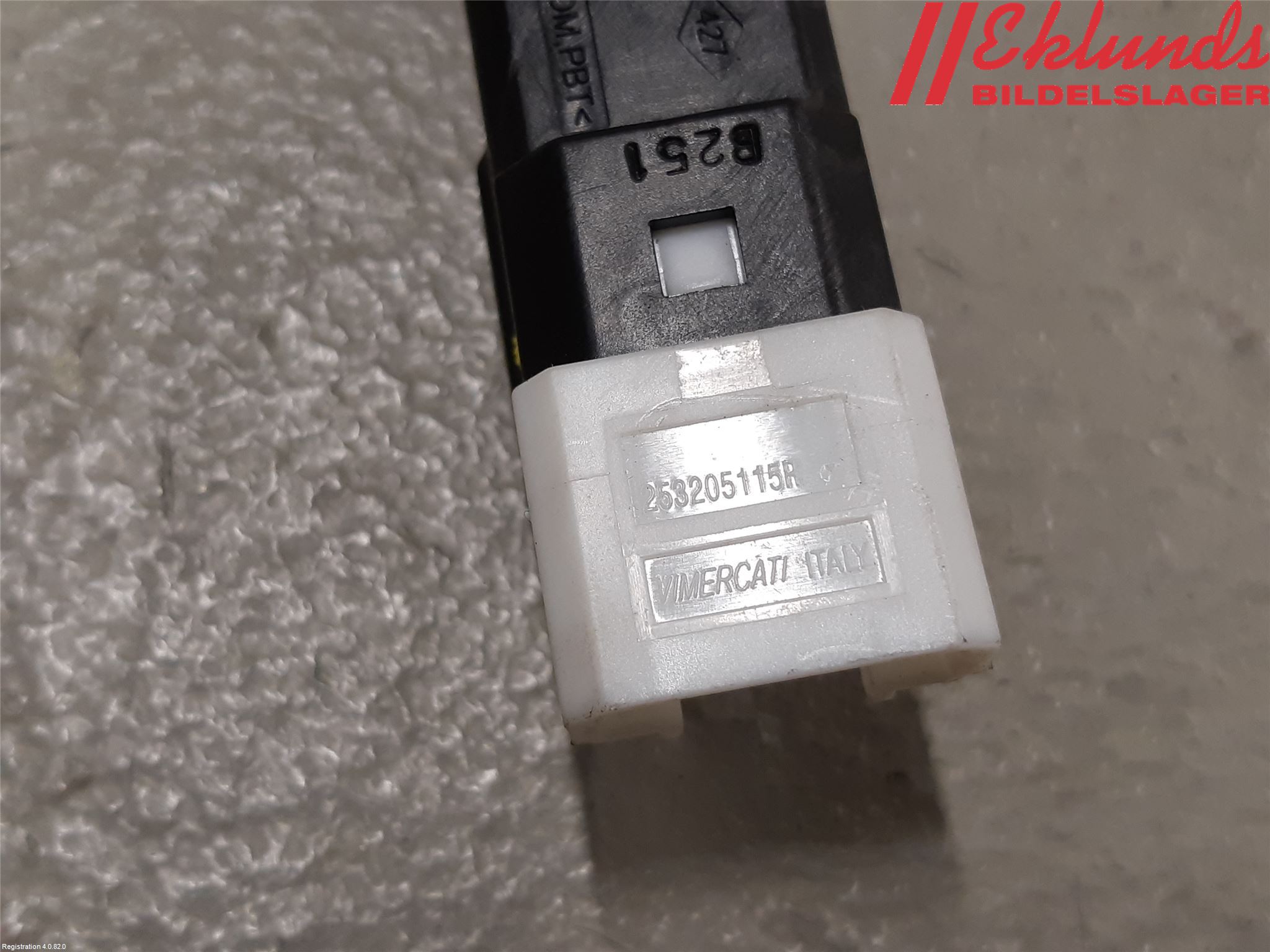 Renault MASTER III 20-24 Bromsljuskontakt