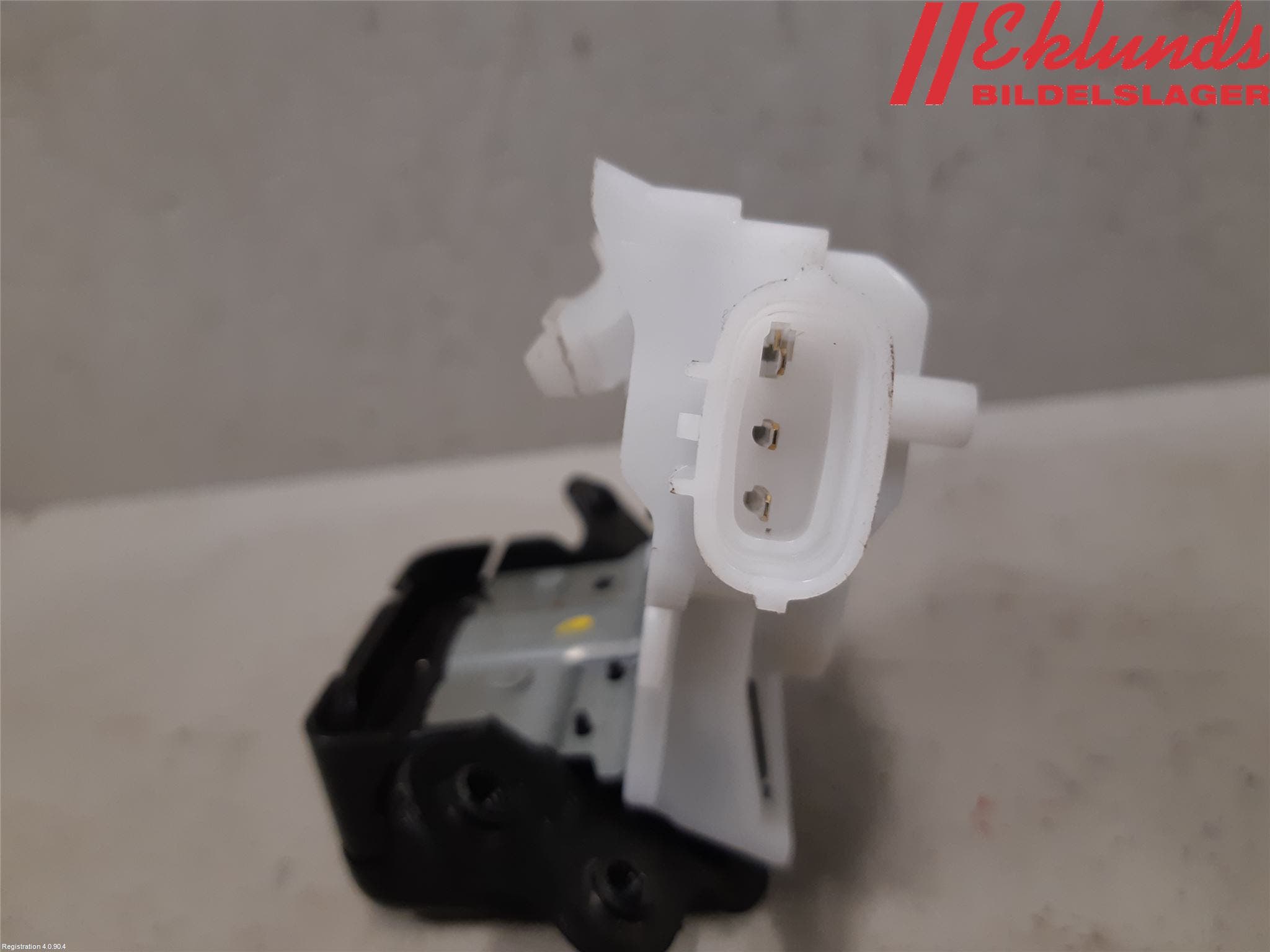 Toyota RAV4 19- Låskista Baklucka