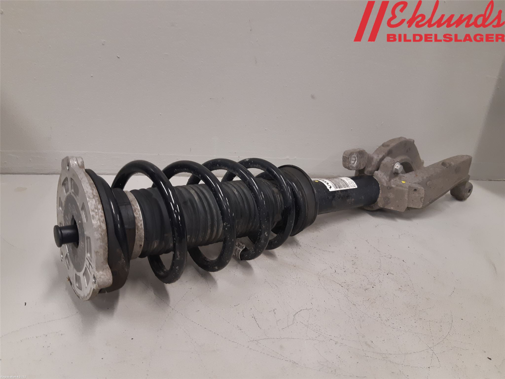 Volvo V90 17->> Fjäderben Fram Höger