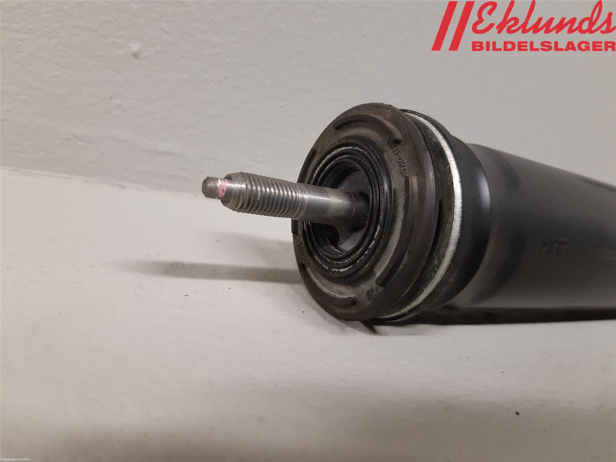 Toyota YARIS XP130 15-20 Stötdämpare Bak