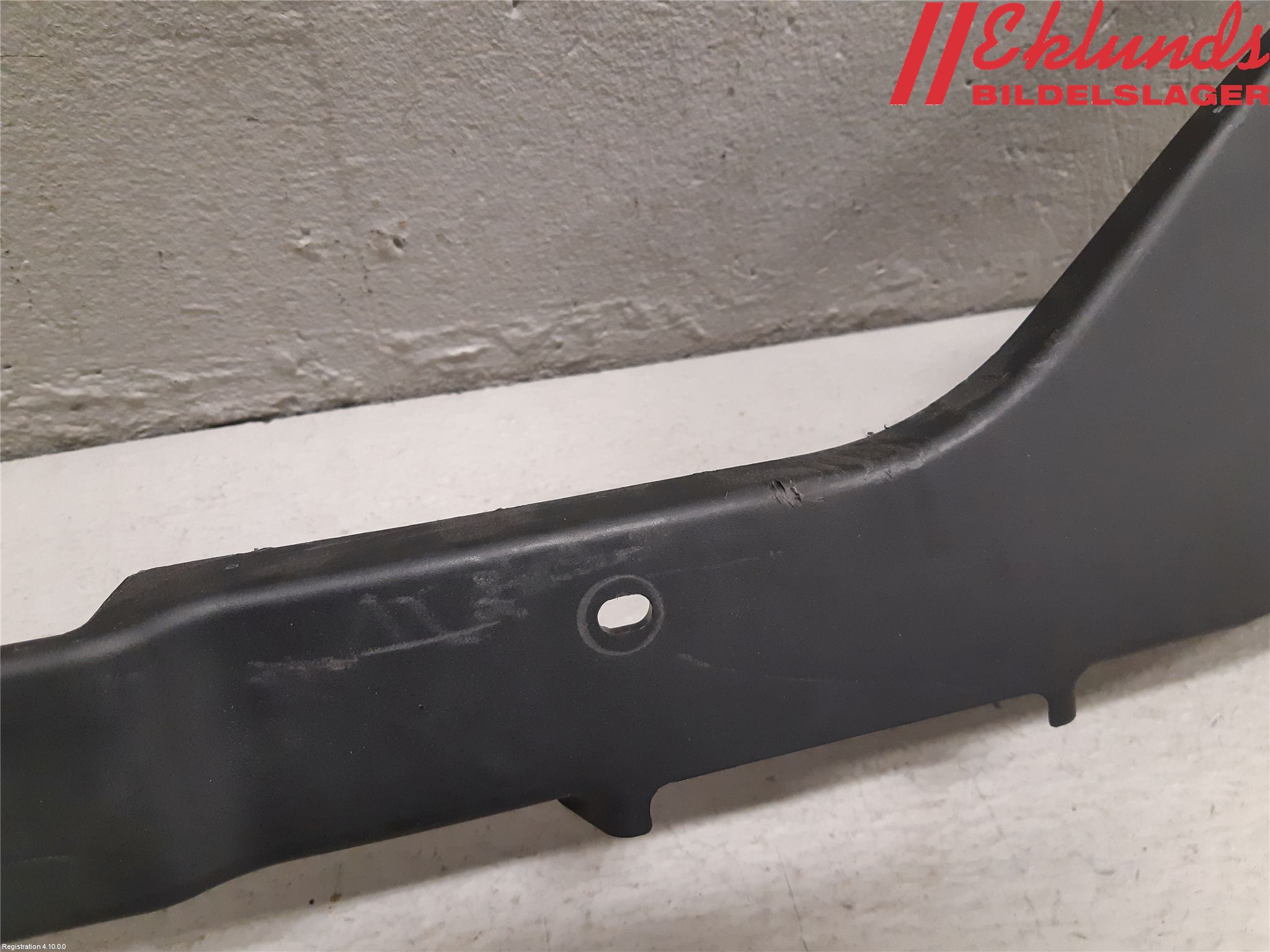 Volvo V60 19- Täckplast Front