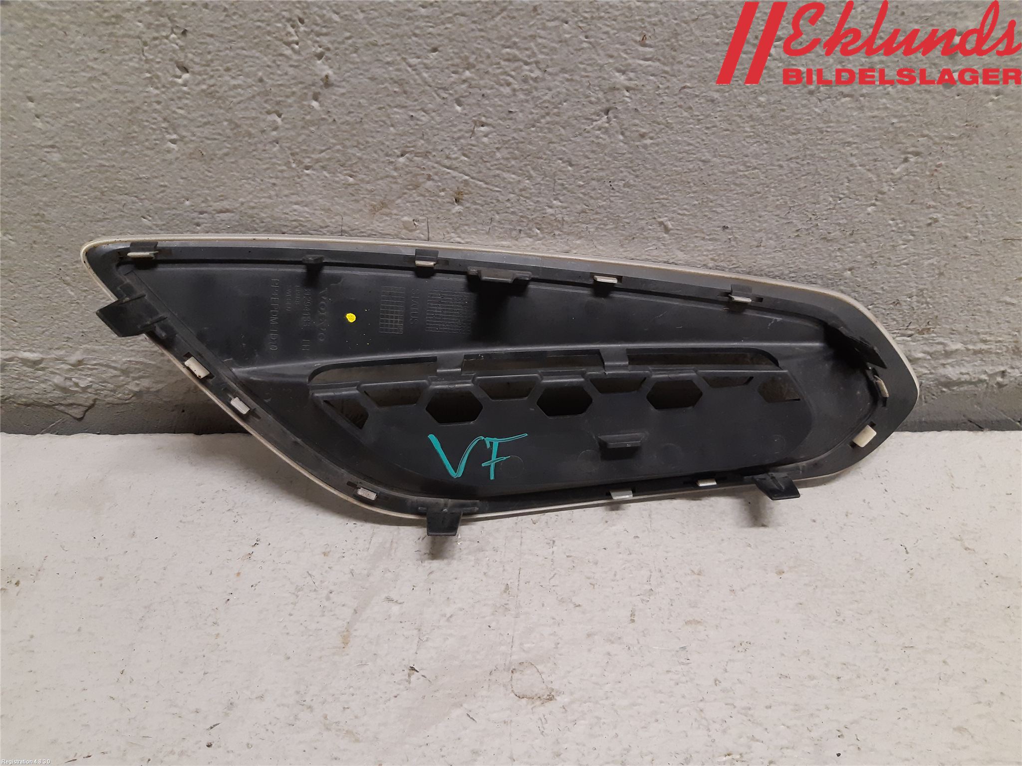 Volvo V60 11-13 Stöt Utfyllnad-List-Grill