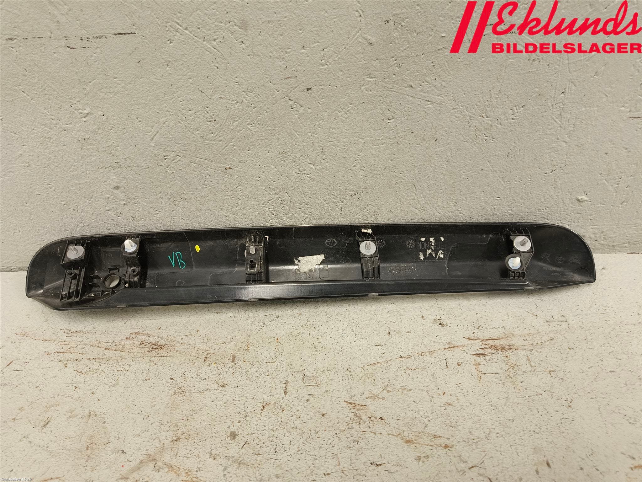 Opel VIVARO 20- Skylt Belysning Fäste