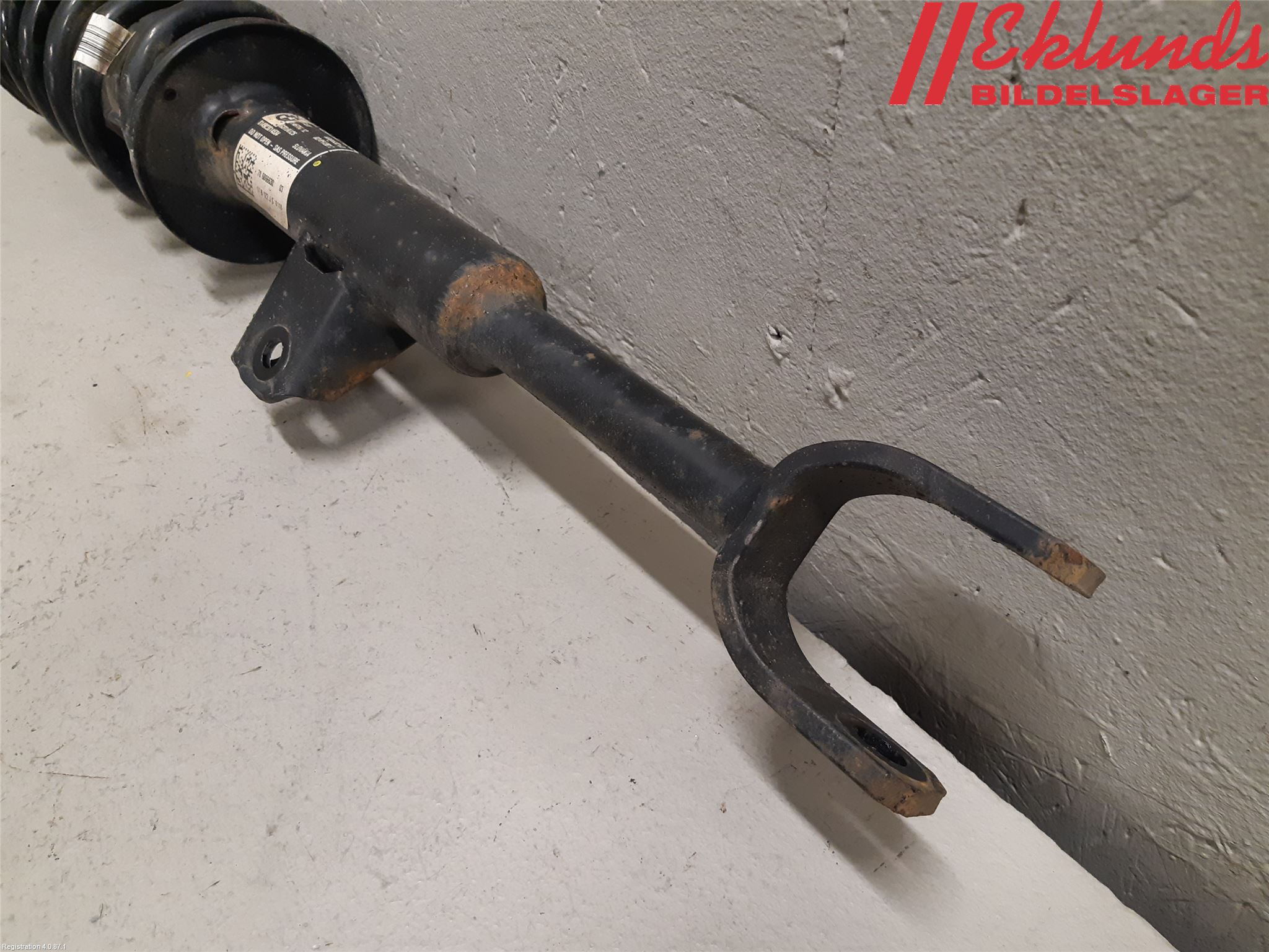 BMW 5 G30/G31/F90 17-23 Fjäderben Fram Höger