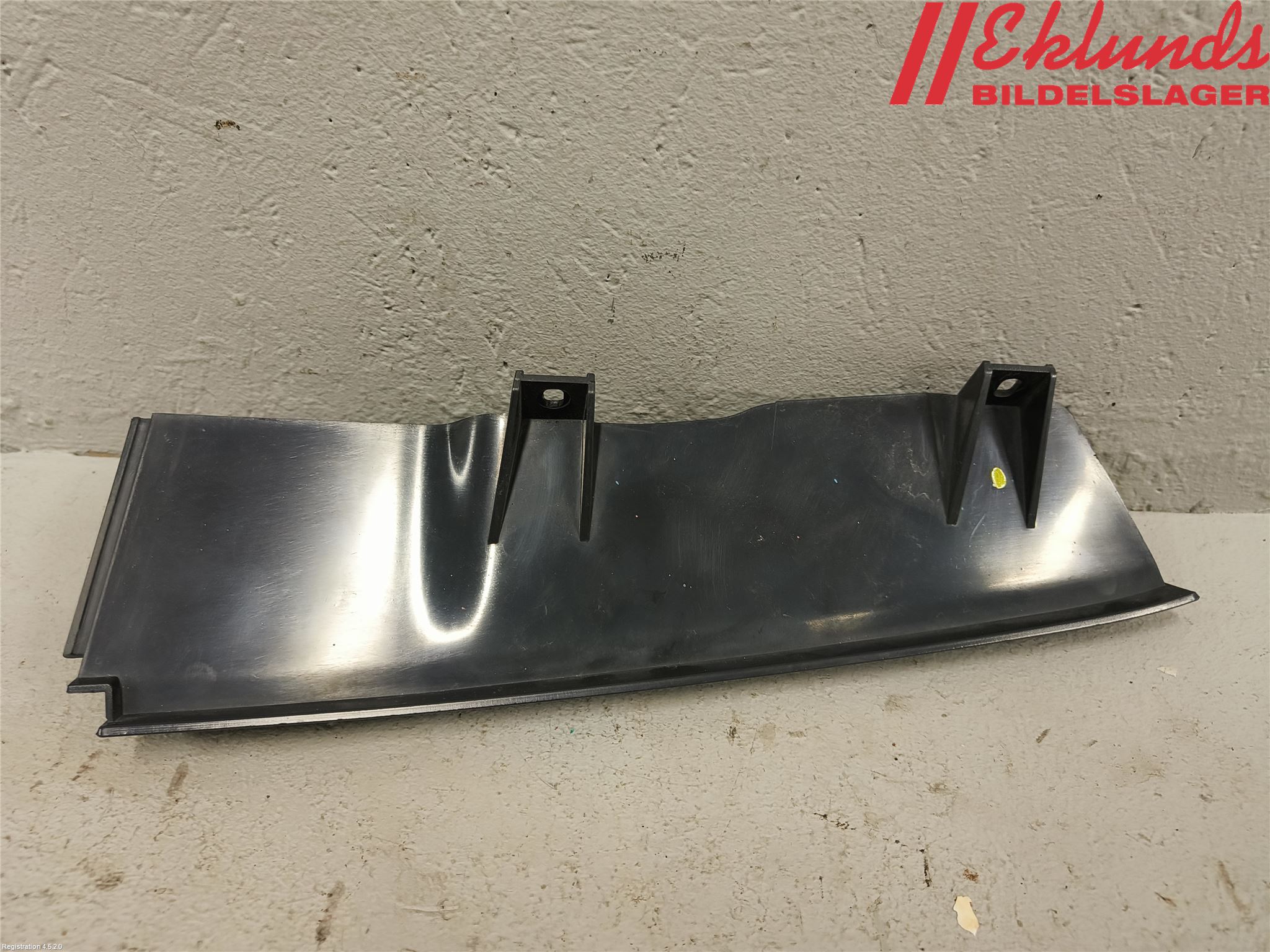 Ford TRANSIT/TOURNEO CONNECT 13-22 Skärm Hörn Utfyllnad Bak