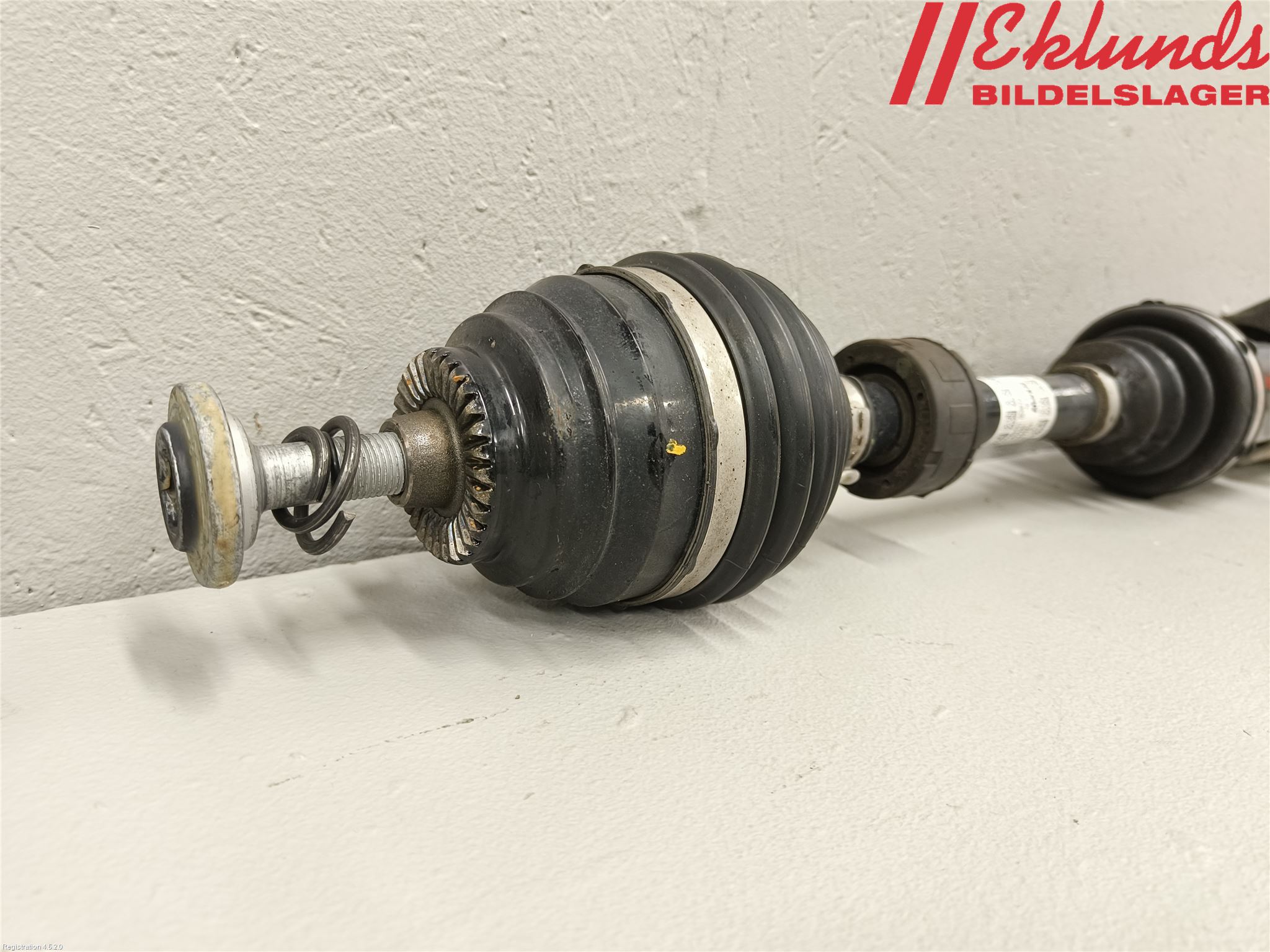 BMW X1 F48 15-22 Drivaxel Fram Höger