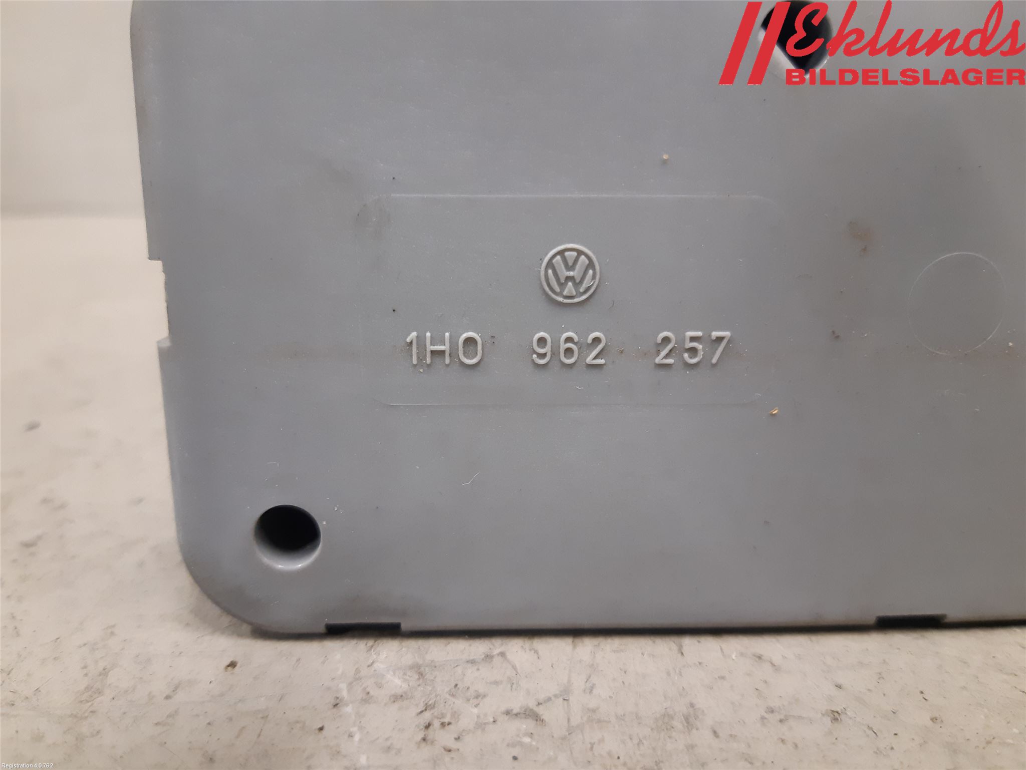 Volkswagen VW GOLF III 92-99 Centrallåsmotor Huvud