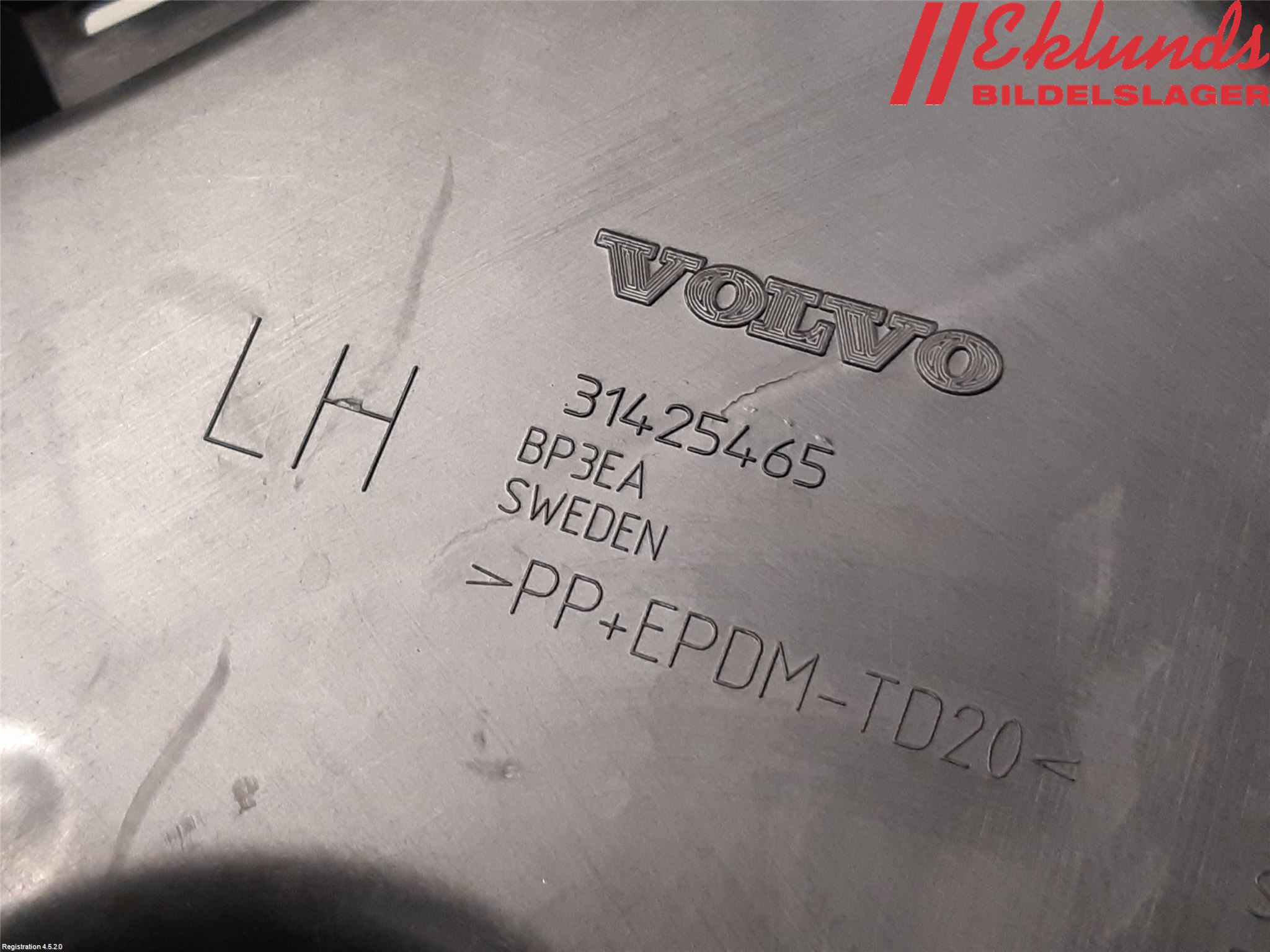 Volvo V60 14-18 Stötfångarfäste Bak Vä
