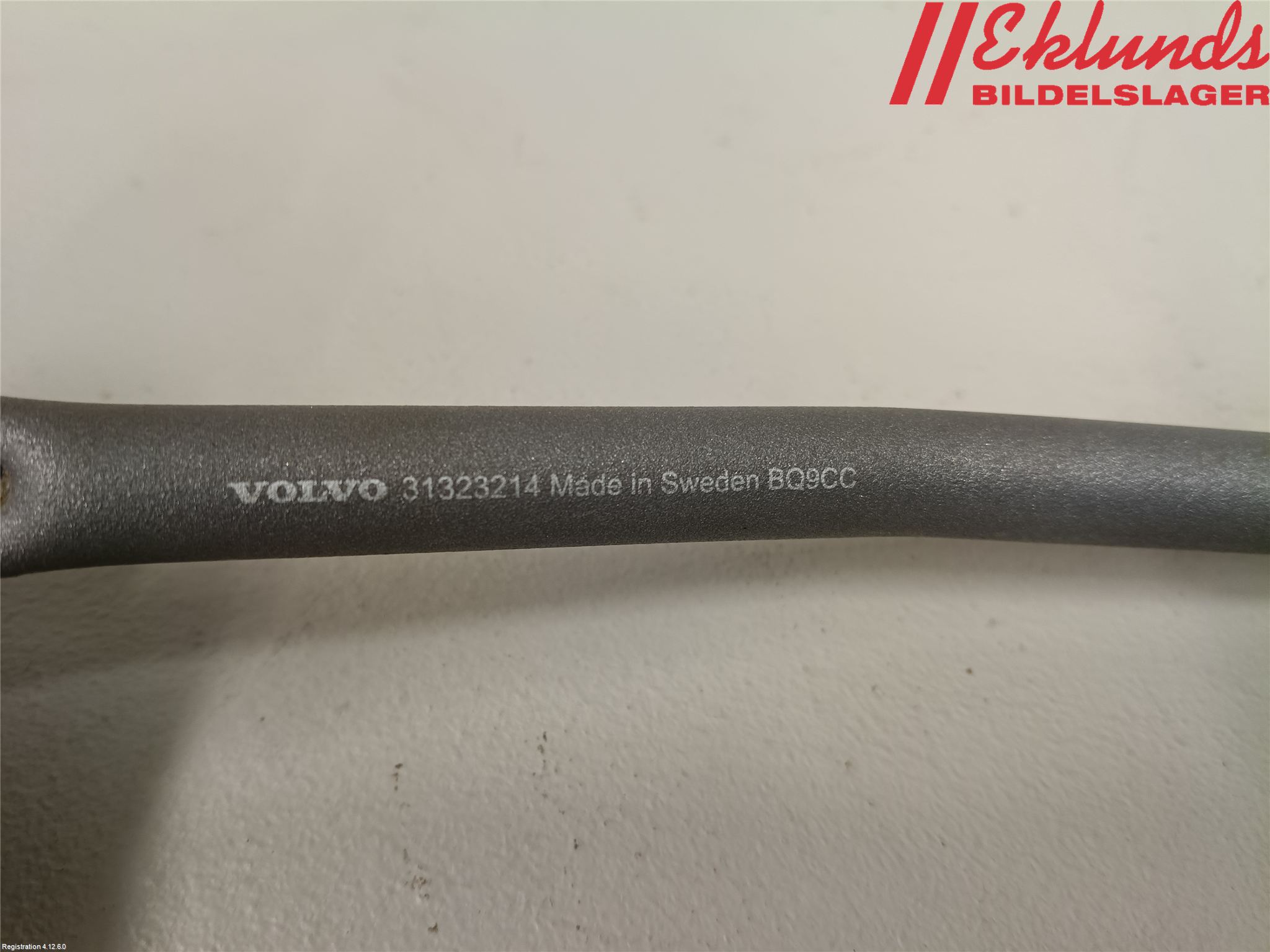 Volvo V60 11-13 Fjäderbensstag