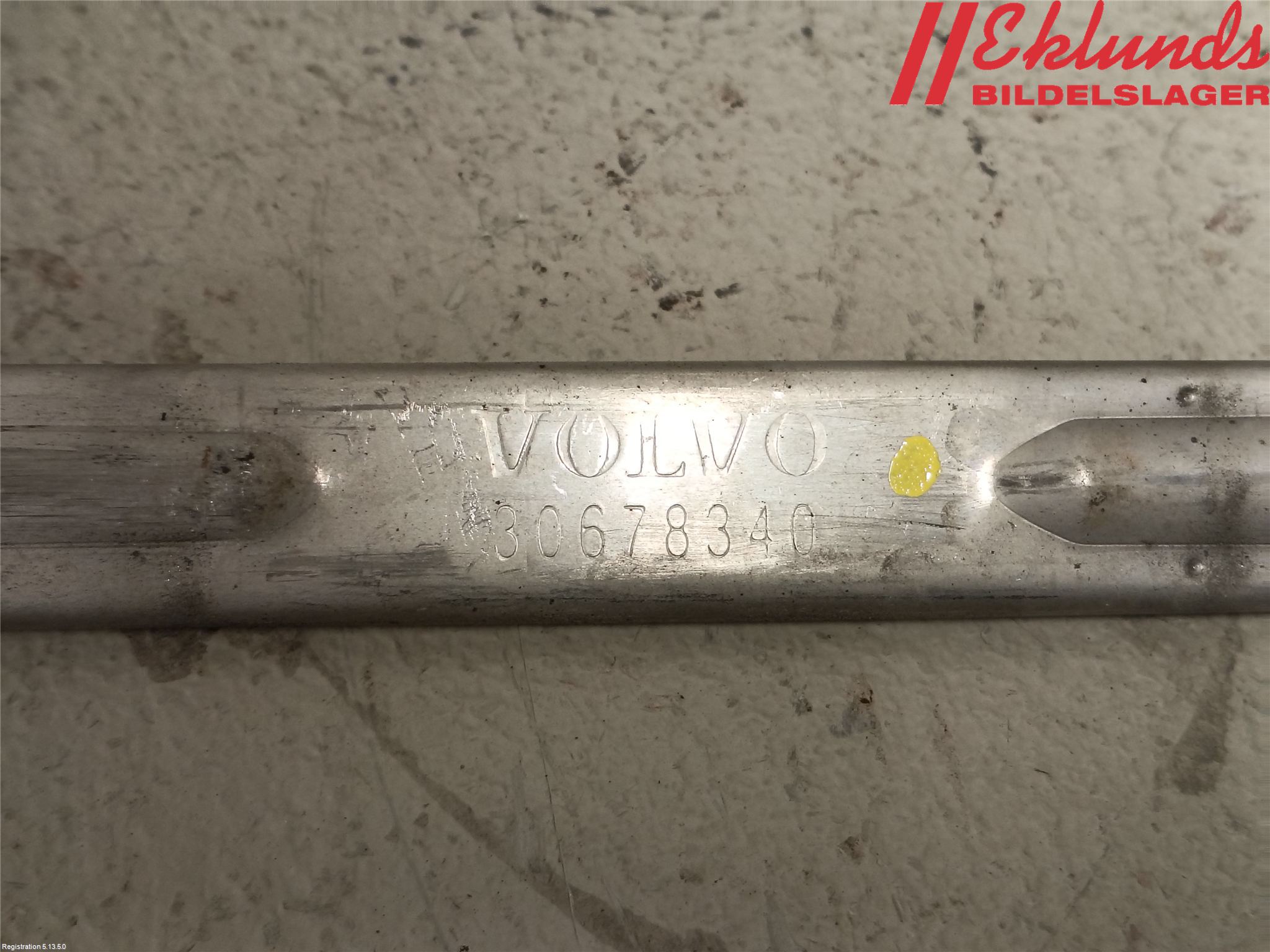 Volvo V70 08-13 Strålkast Fästsarg