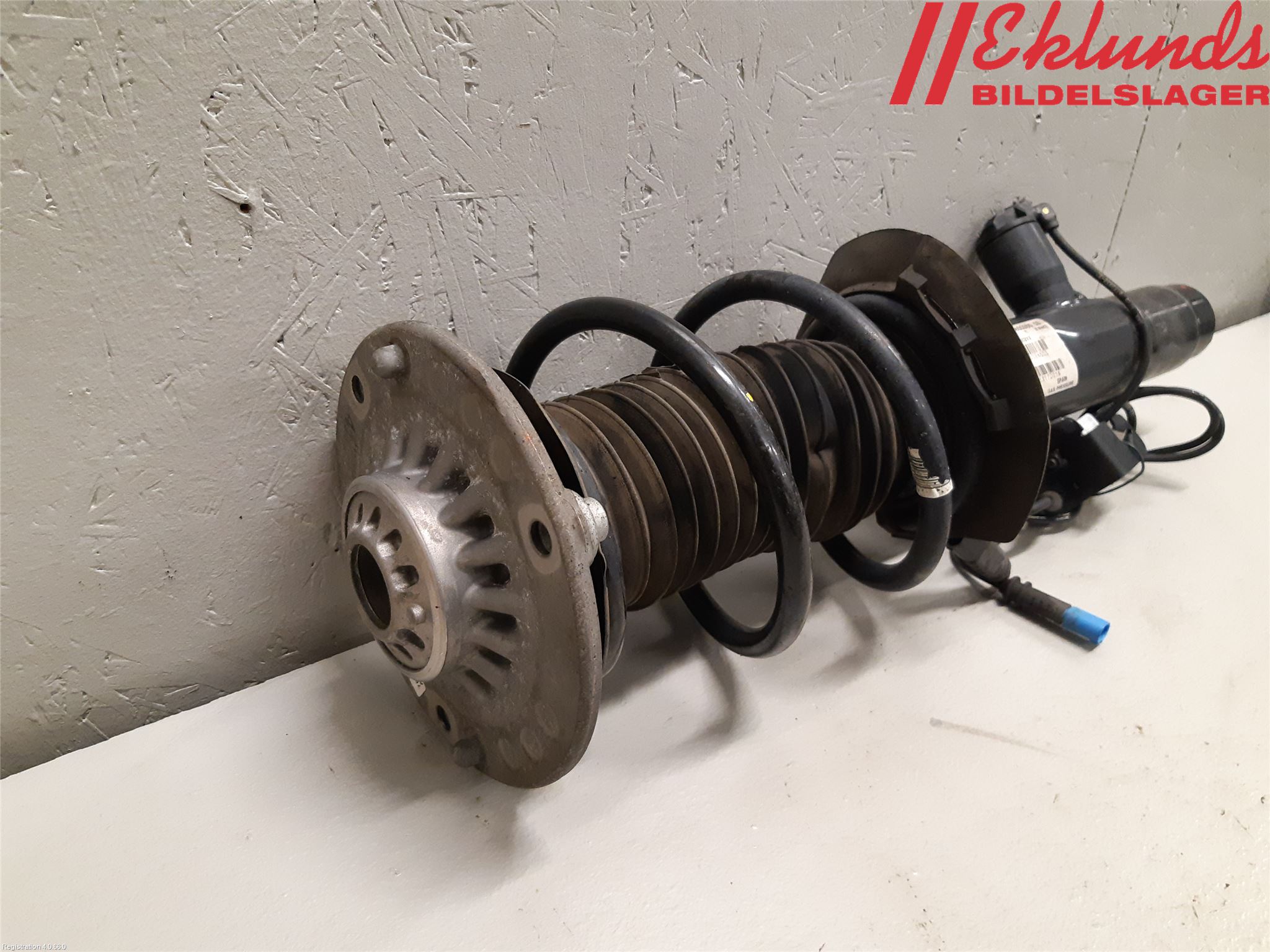BMW 4 F32/F33/F82/F83 13-20 Fjäderben Fram Vänster