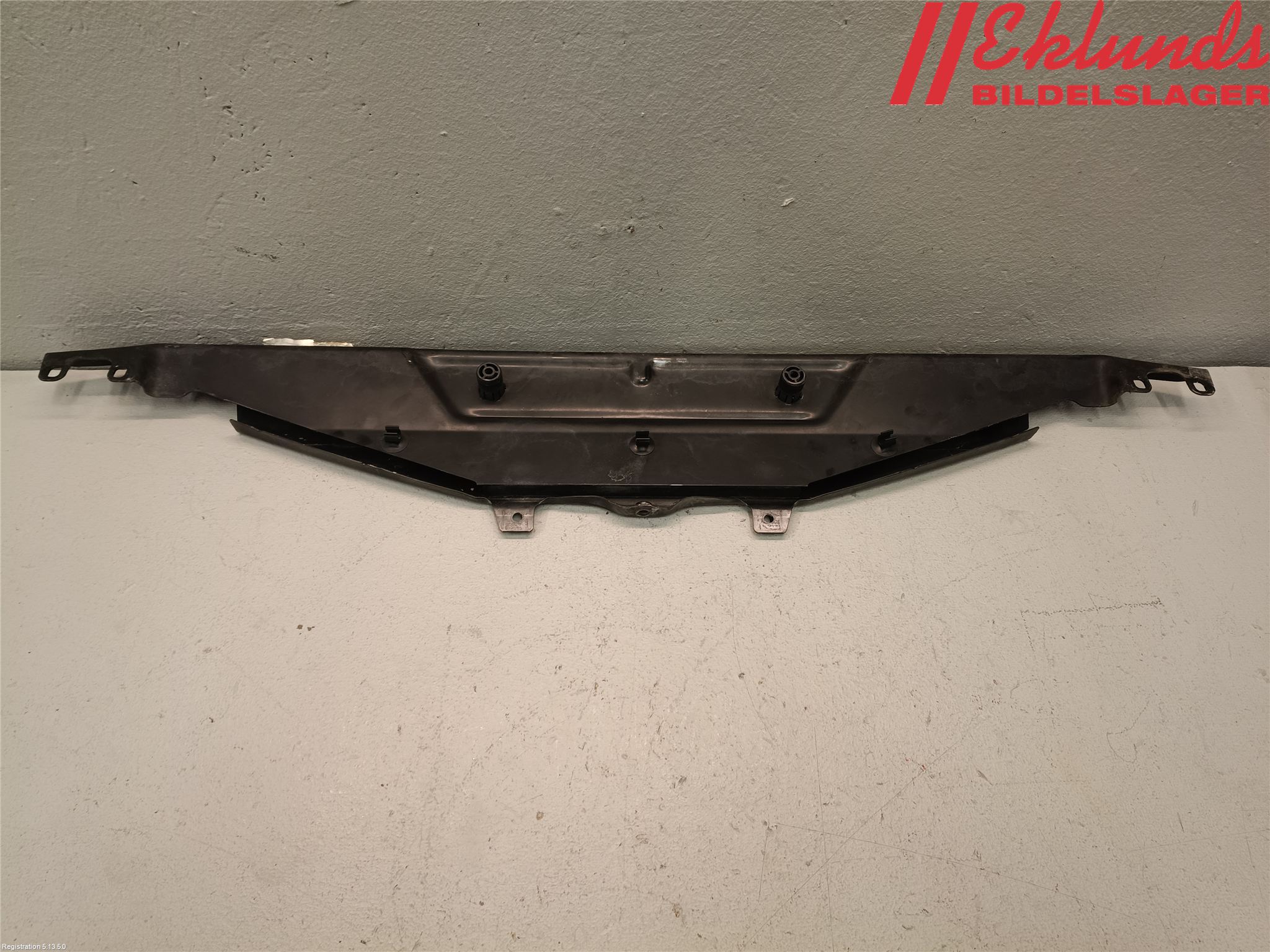 BMW 5 F10/F11/F18 09-17 Frontplåt