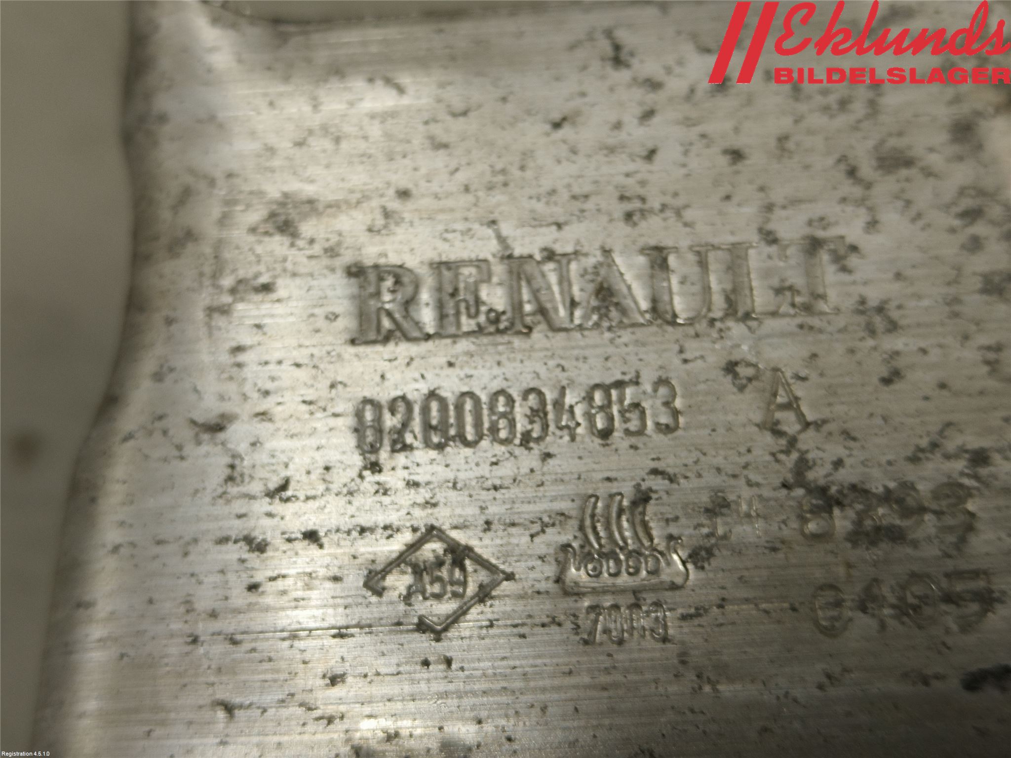 Renault CLIO III  09-12 Stötfångarbärjärn Fram