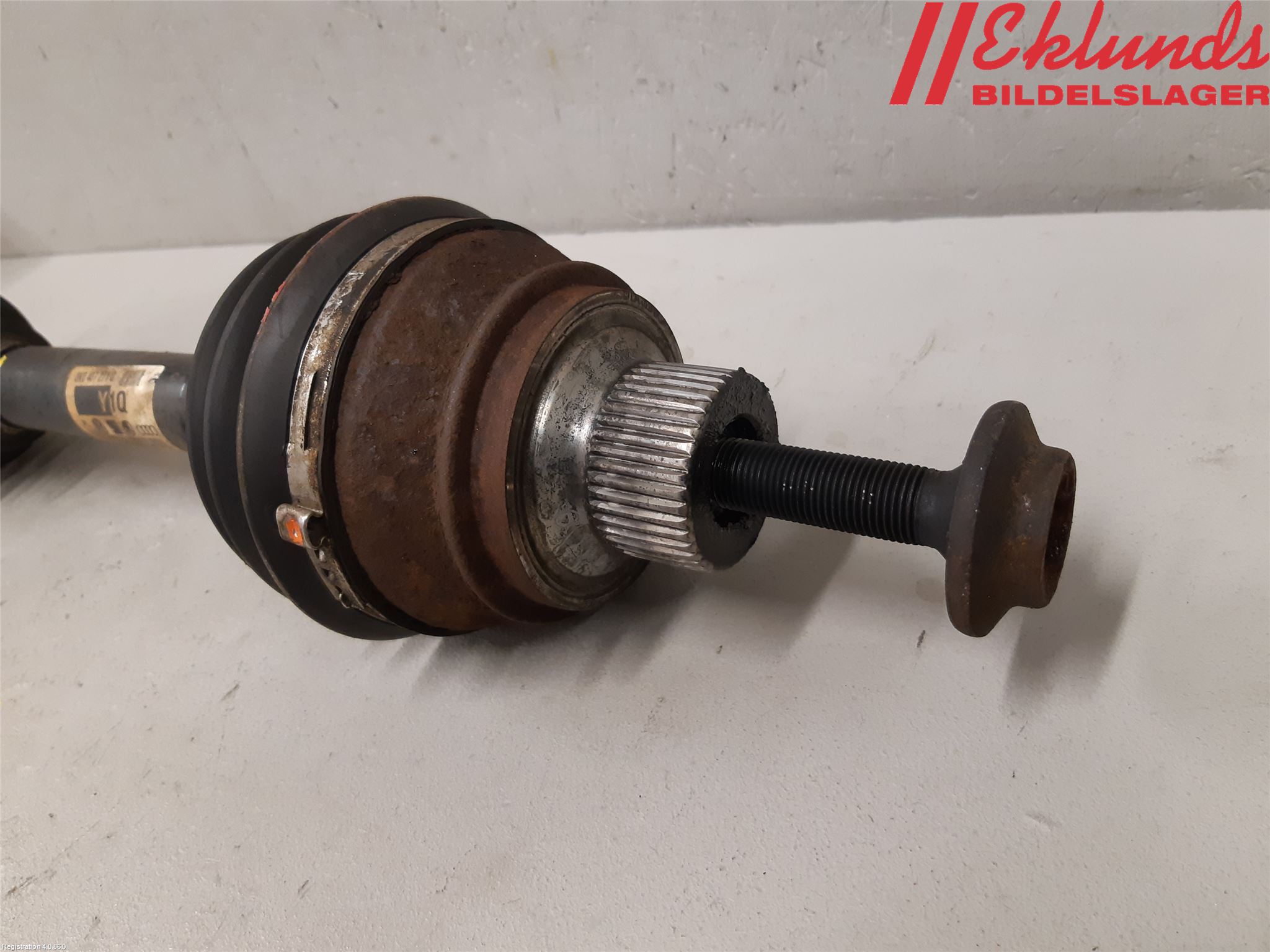 Audi A4/S4 08-11 Drivaxel Fram Vänster