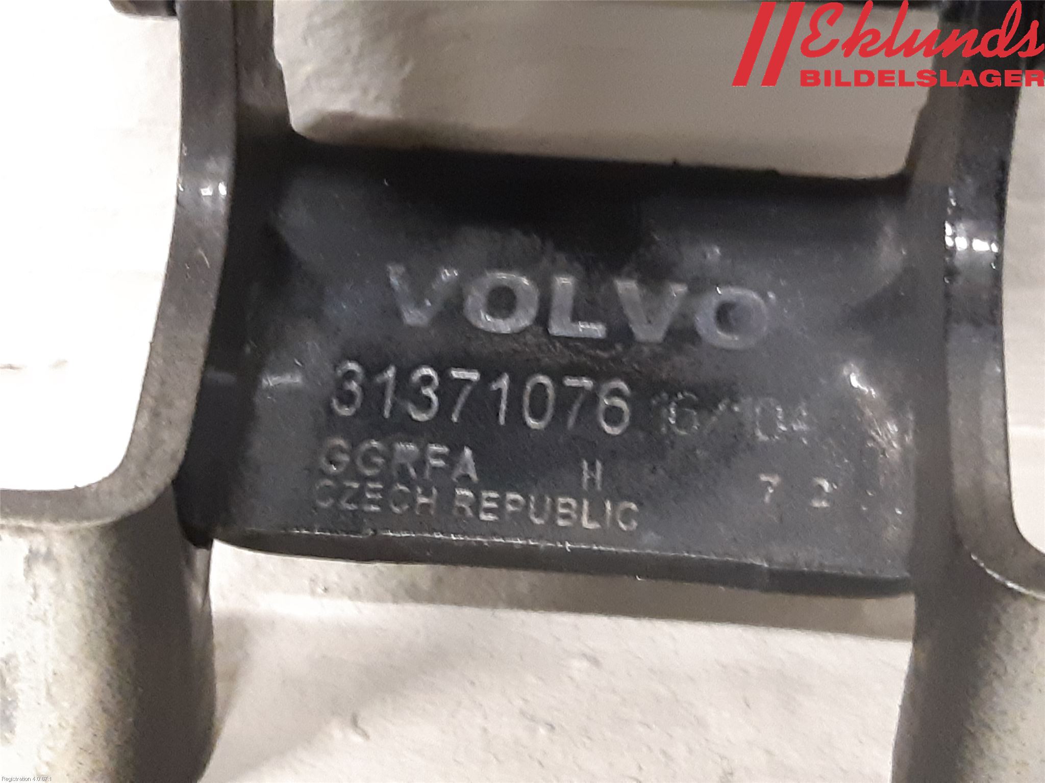 Volvo XC90/RECHARGE 16- Bakluckegångjärn Hö