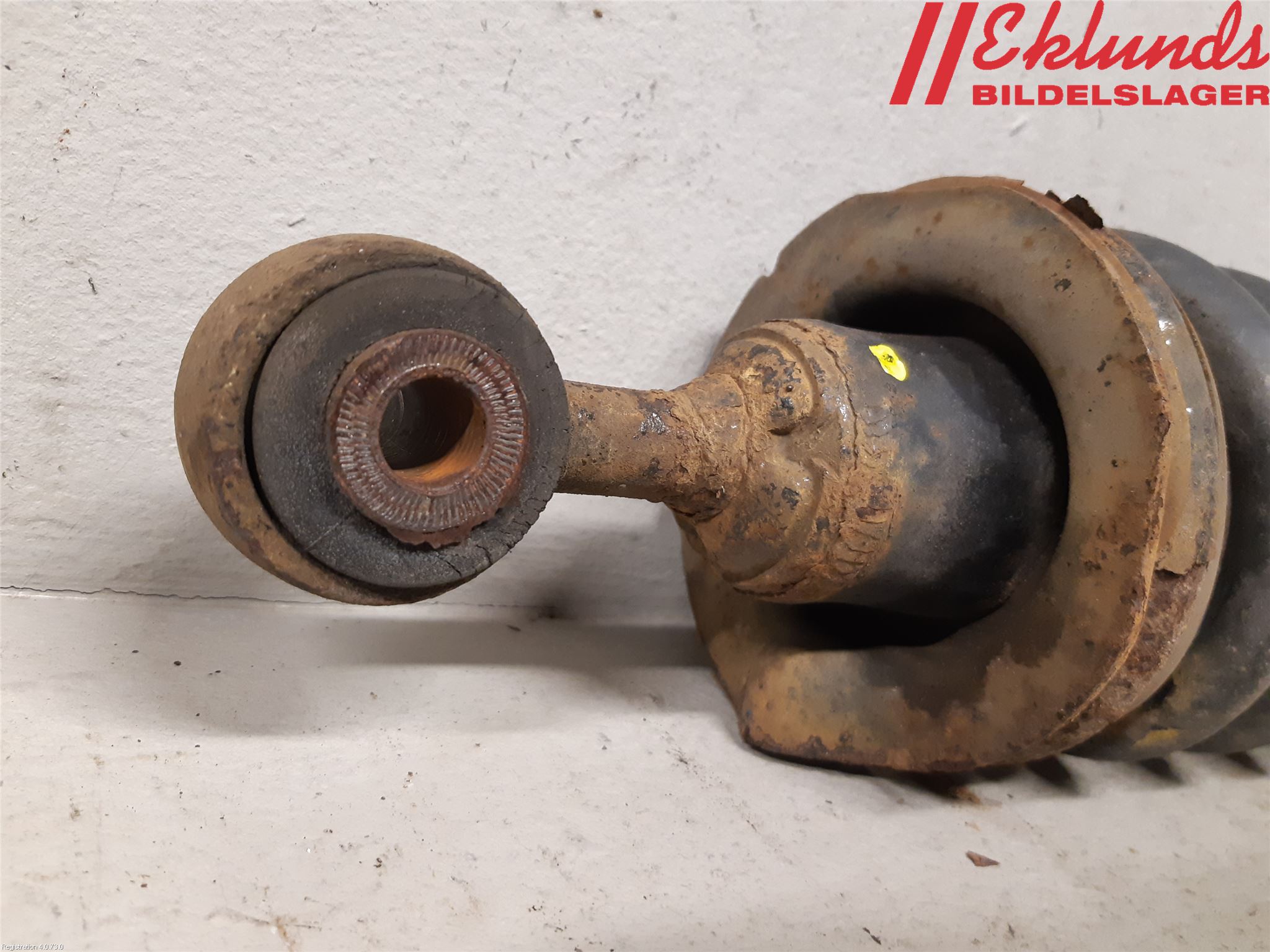 Nissan NAVARA 05-16 Fjäderben Fram Höger