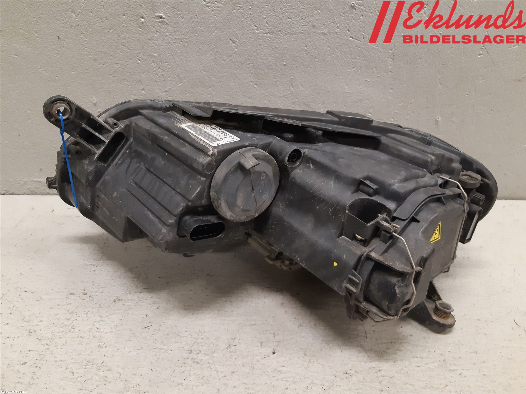 Volkswagen VW PASSAT 11-14 Strålkastare Höger